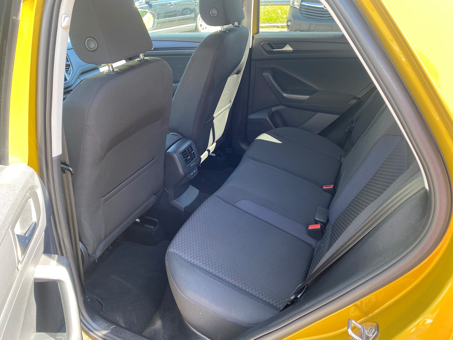 VW T-Roc 2.0 TDI SCR Advance DSG 4Motion-image-9