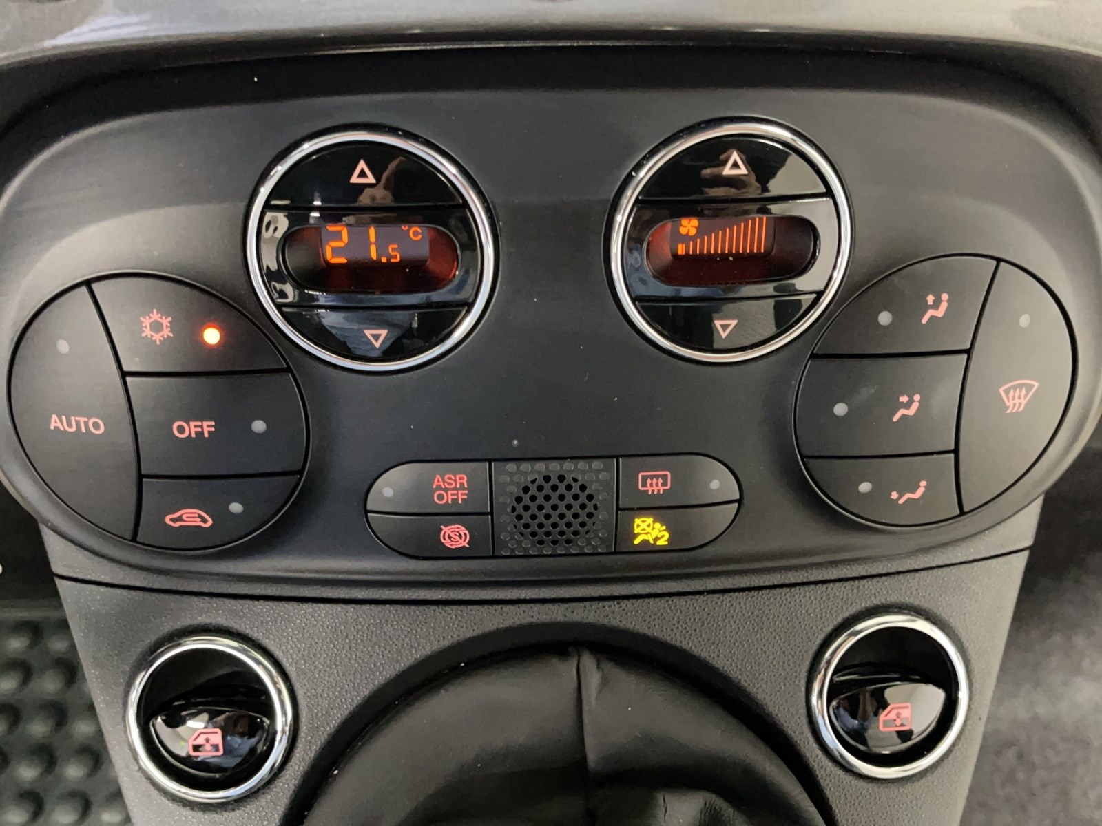 FIAT 500C Dolcevita 1.0 Hybrid-image-20