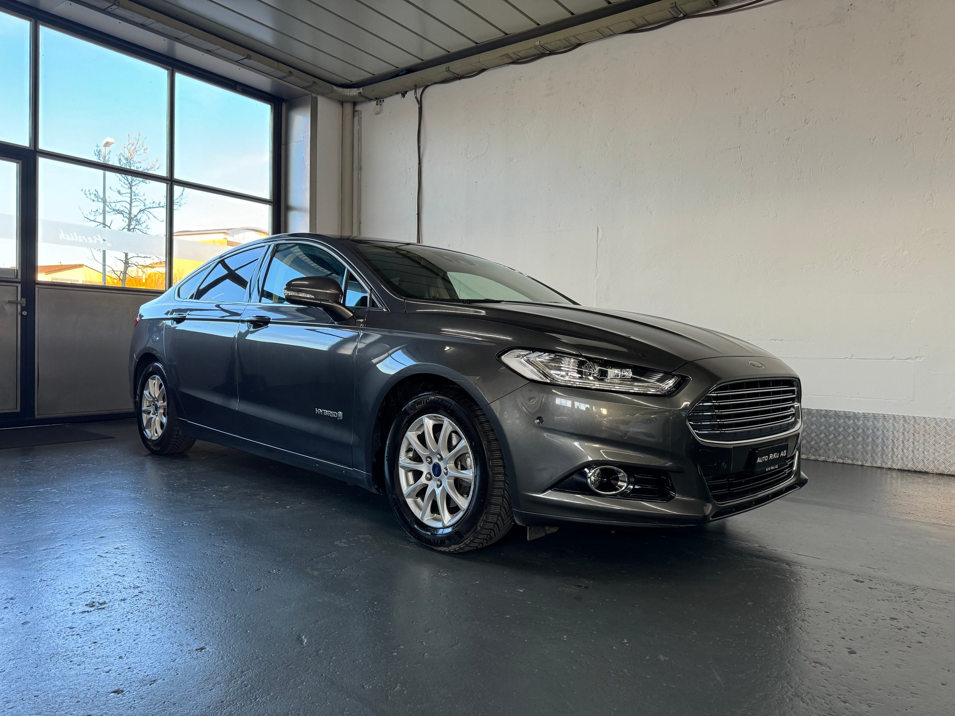 FORD Mondeo 2.0 HEV Titanium eCVT-image-1