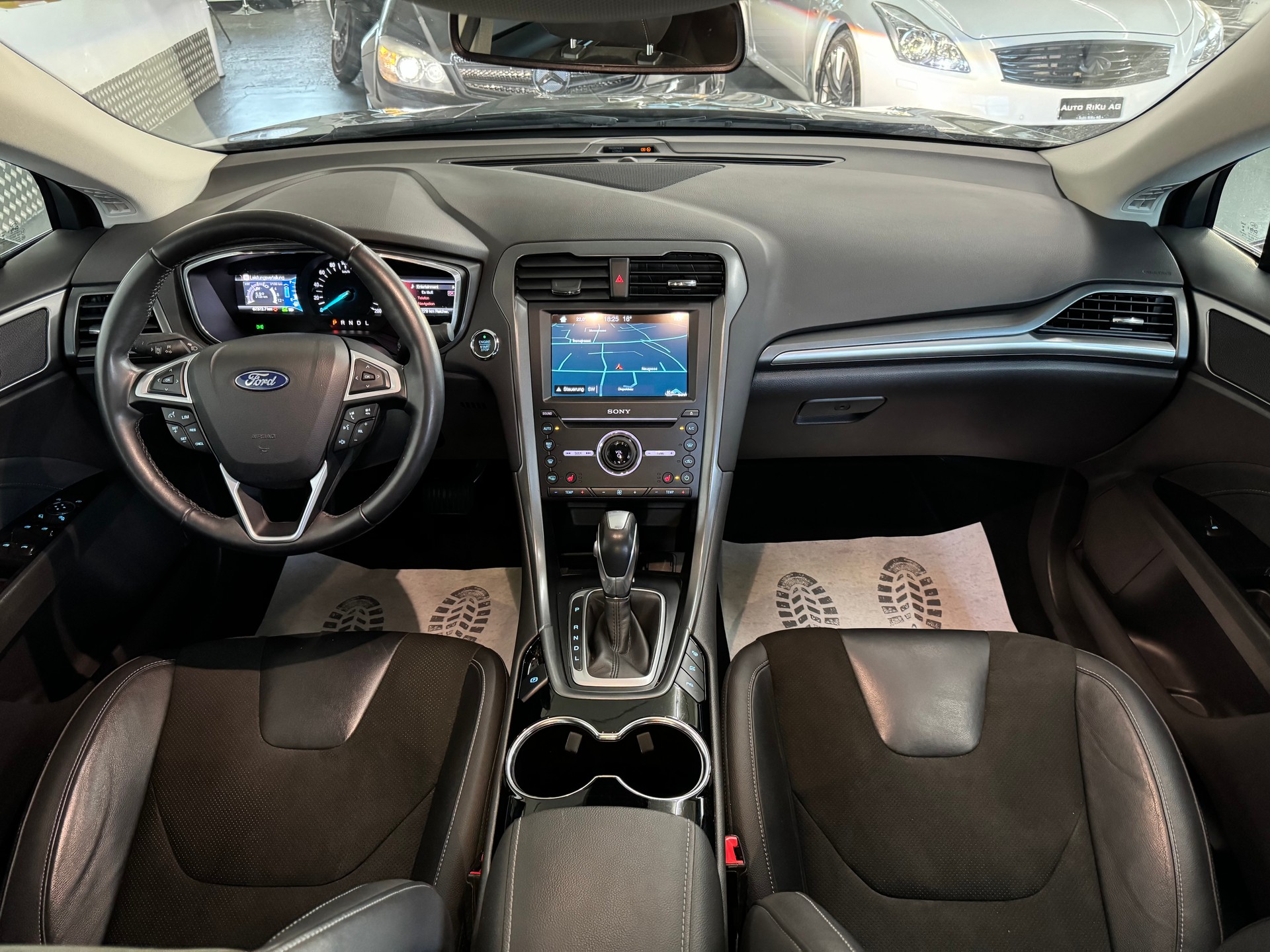 FORD Mondeo 2.0 HEV Titanium eCVT-image-13