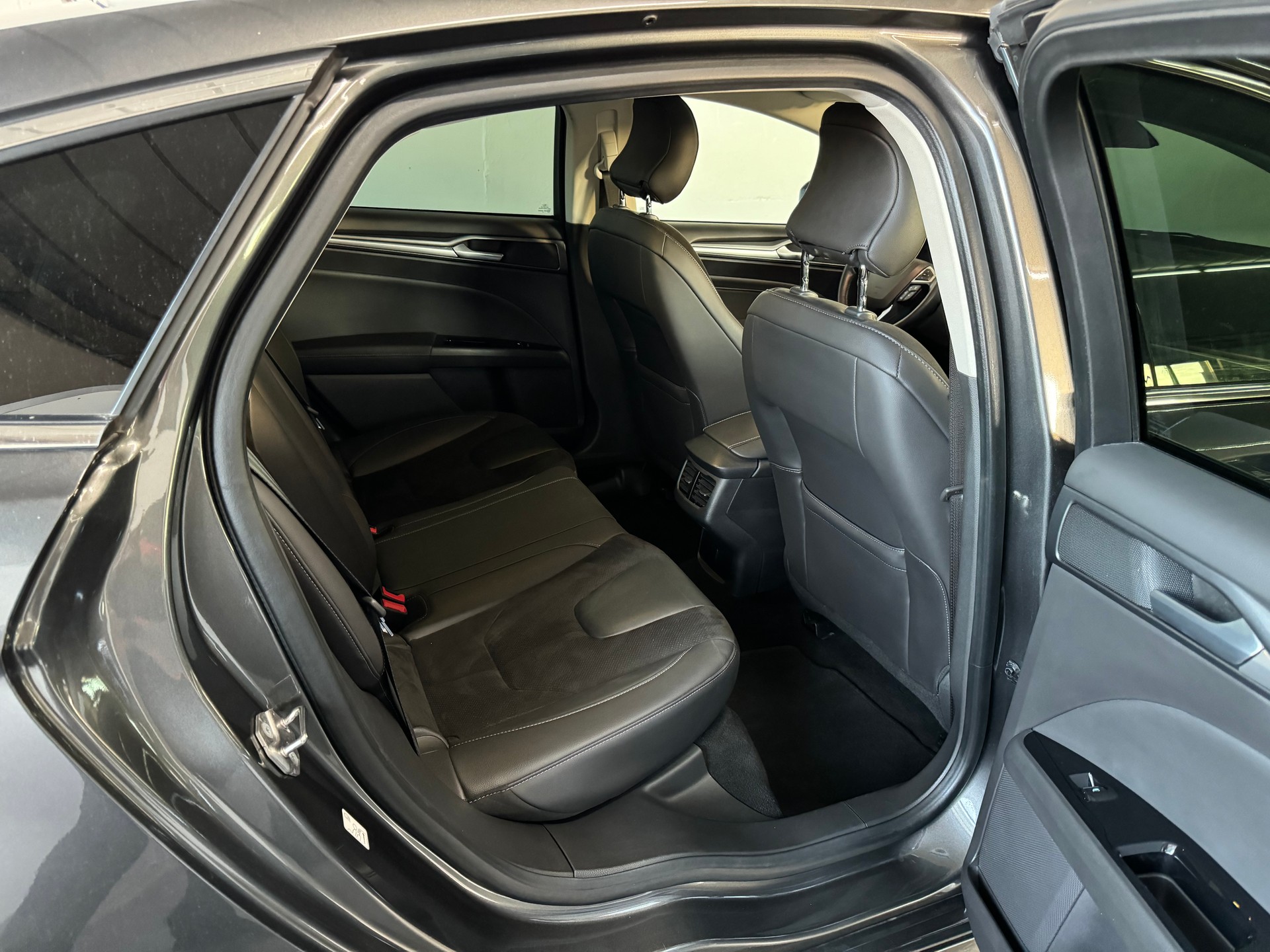 FORD Mondeo 2.0 HEV Titanium eCVT-image-20
