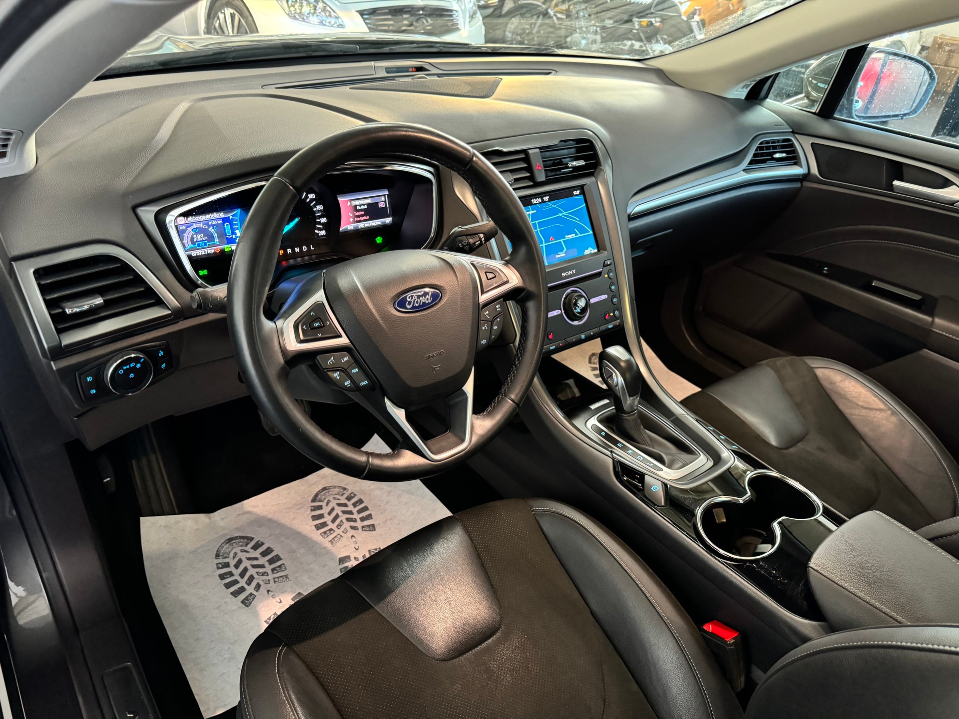 FORD Mondeo 2.0 HEV Titanium eCVT-image-11