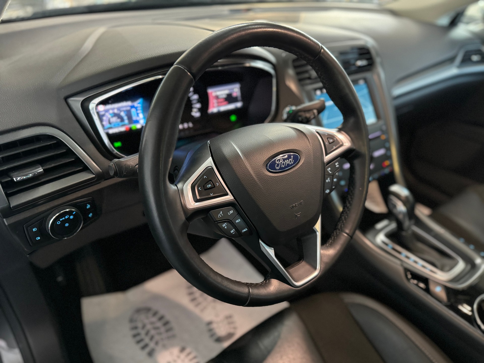 FORD Mondeo 2.0 HEV Titanium eCVT-image-10