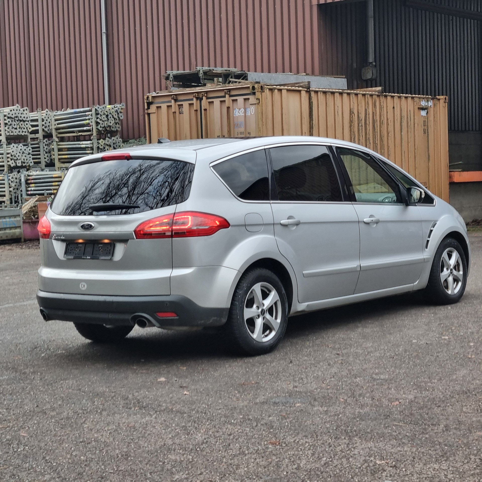 FORD S-Max 2.0 SCTi TitaniumS PowerShift-image-2