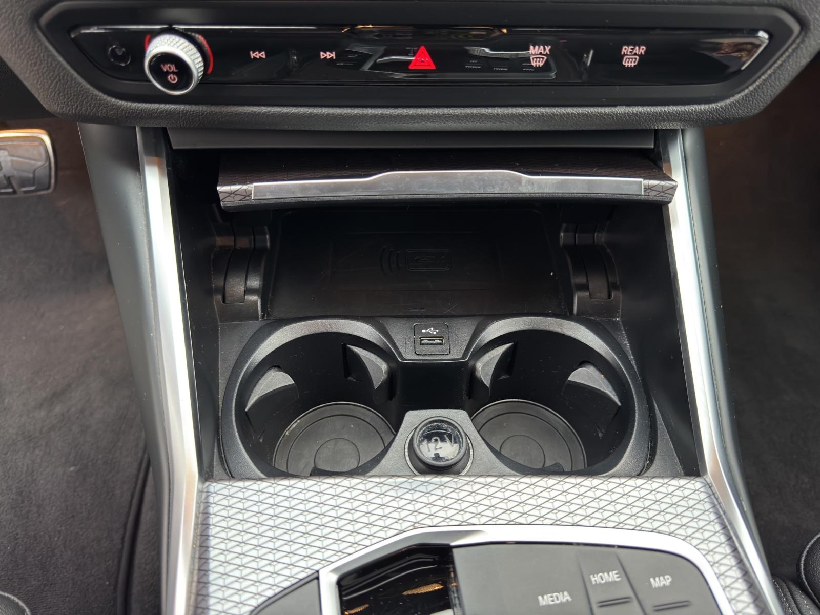 BMW 320d xDrive Touring M Sport-image-13