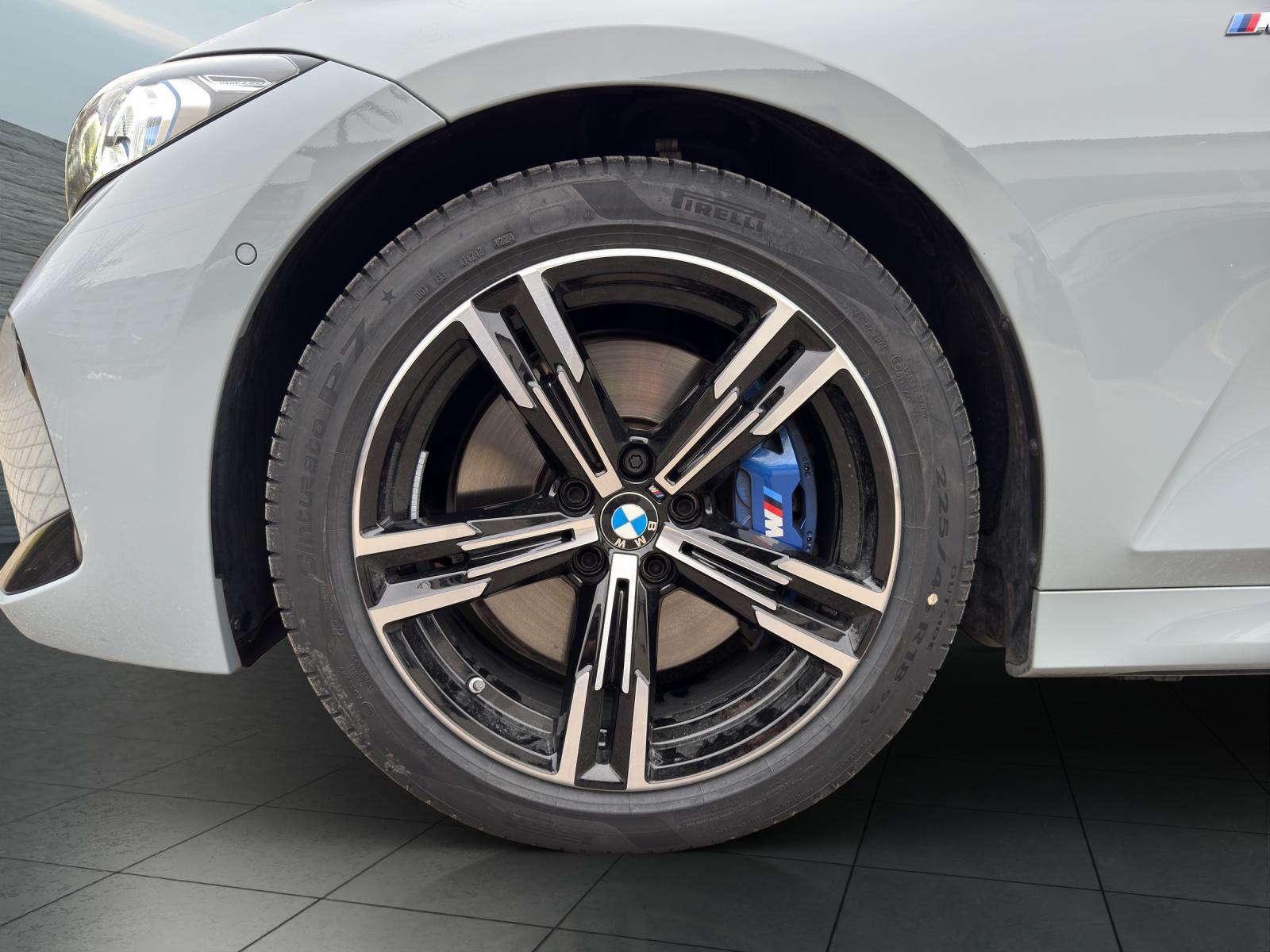 BMW 320d xDrive Touring M Sport-image-8