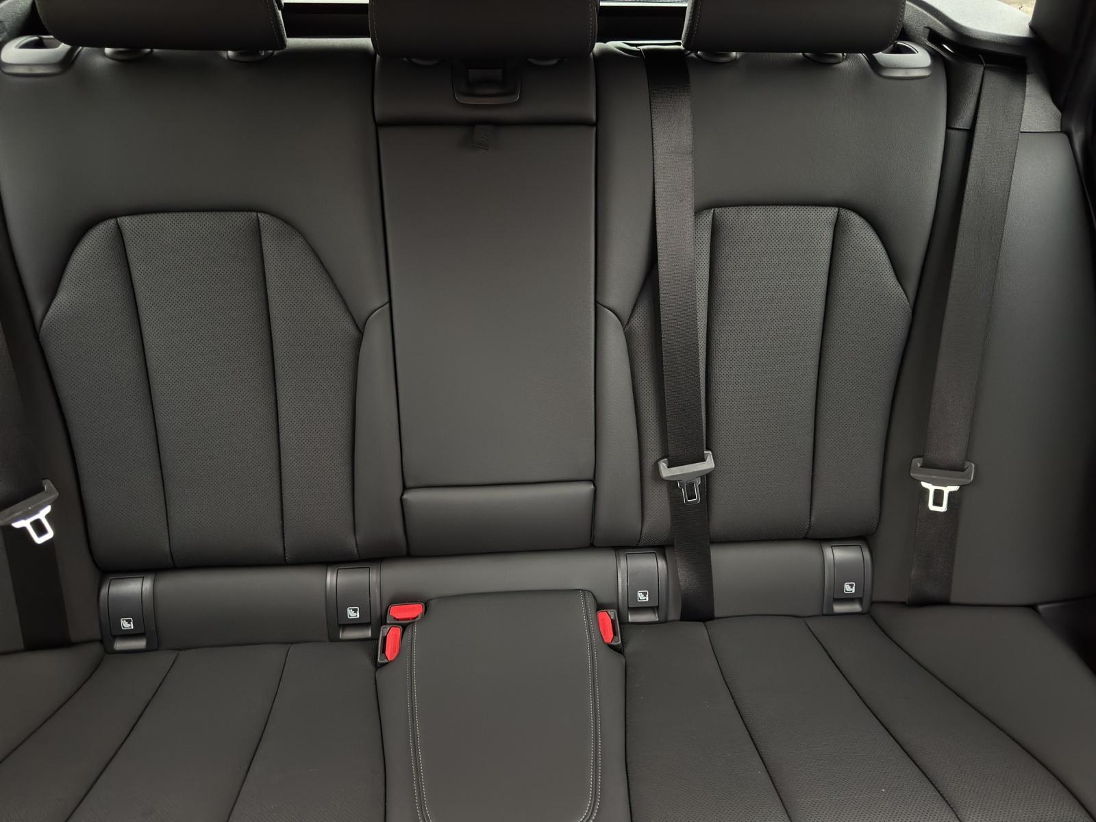 BMW 320d xDrive Touring M Sport-image-16