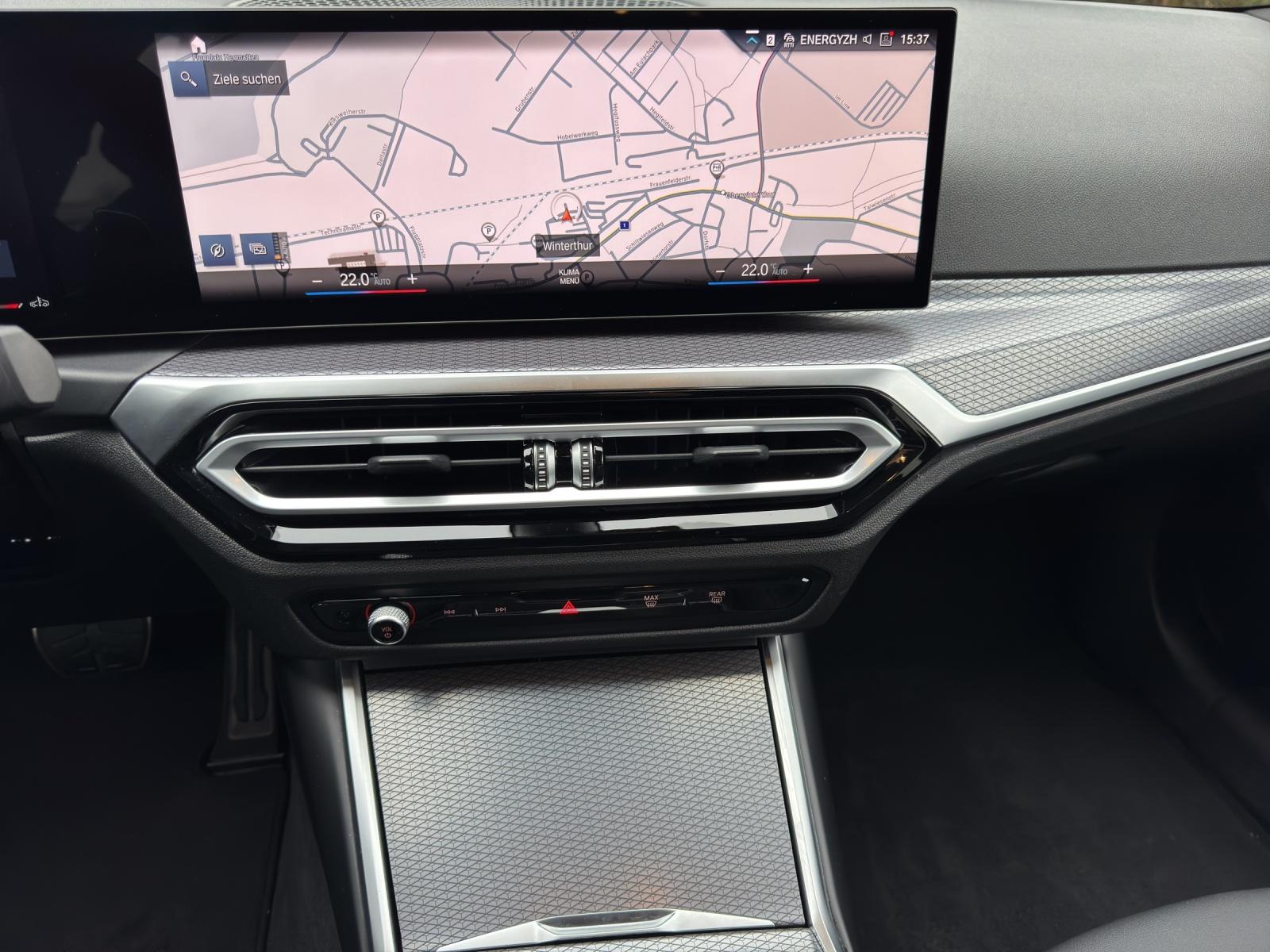 BMW 320d xDrive Touring M Sport-image-11