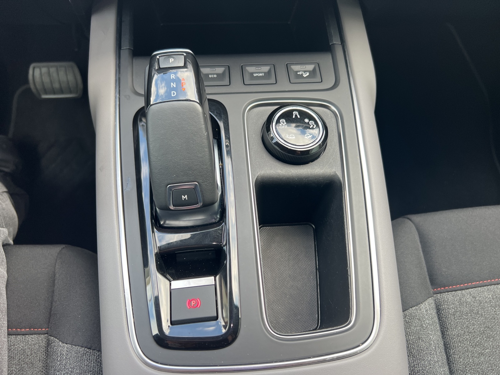CITROEN C5 Aircross 1.5 BlueHD Feel EAT8-image-22