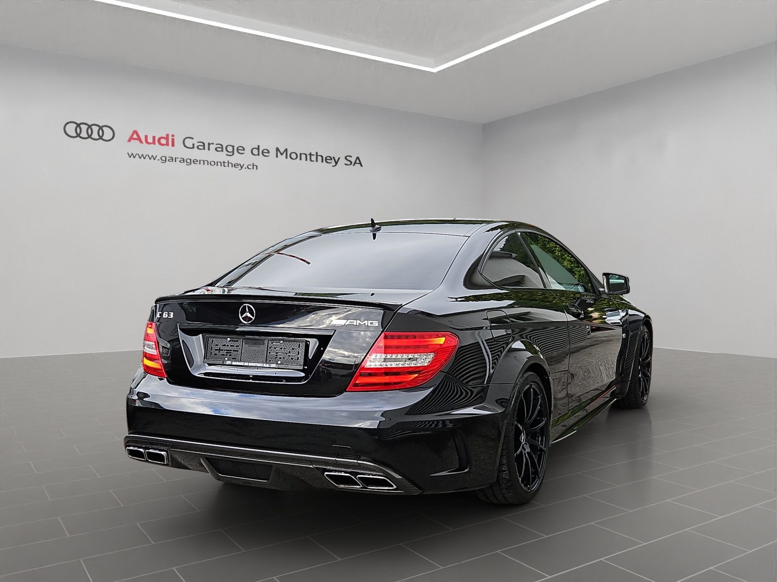 MERCEDES-BENZ C 63 Coupé AMG Black Series-image-3