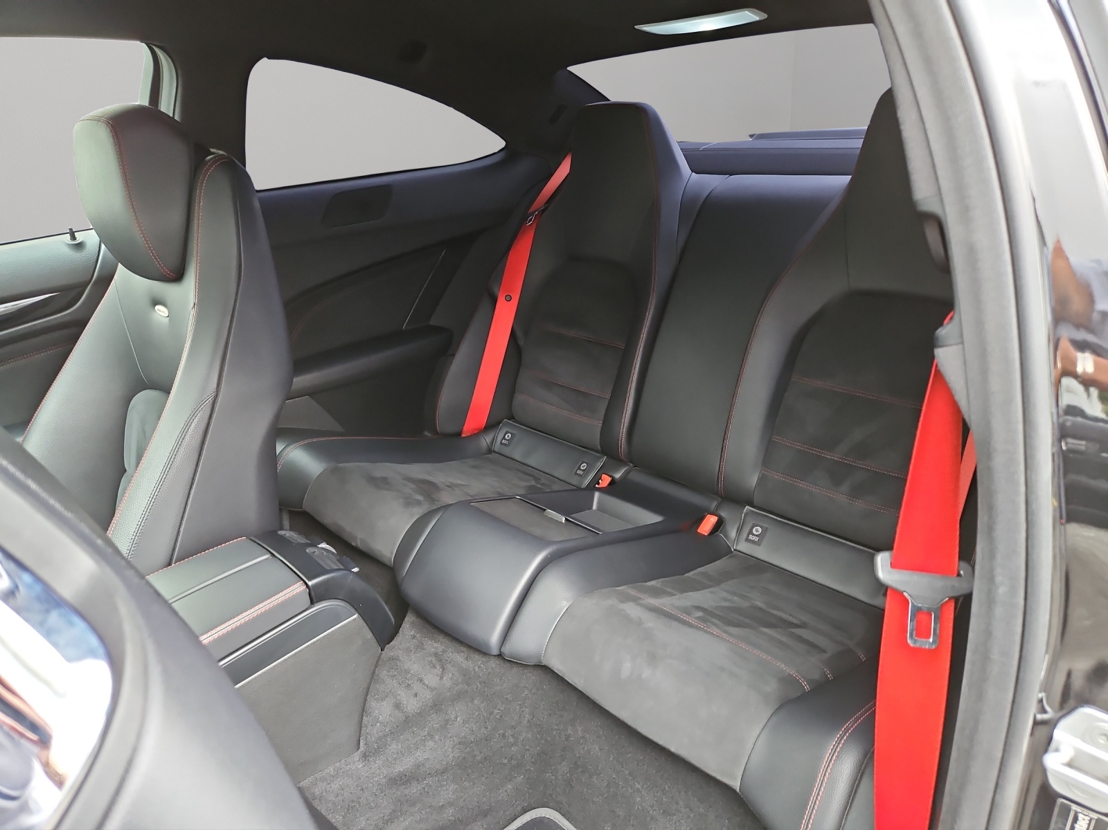 MERCEDES-BENZ C 63 Coupé AMG Black Series-image-11