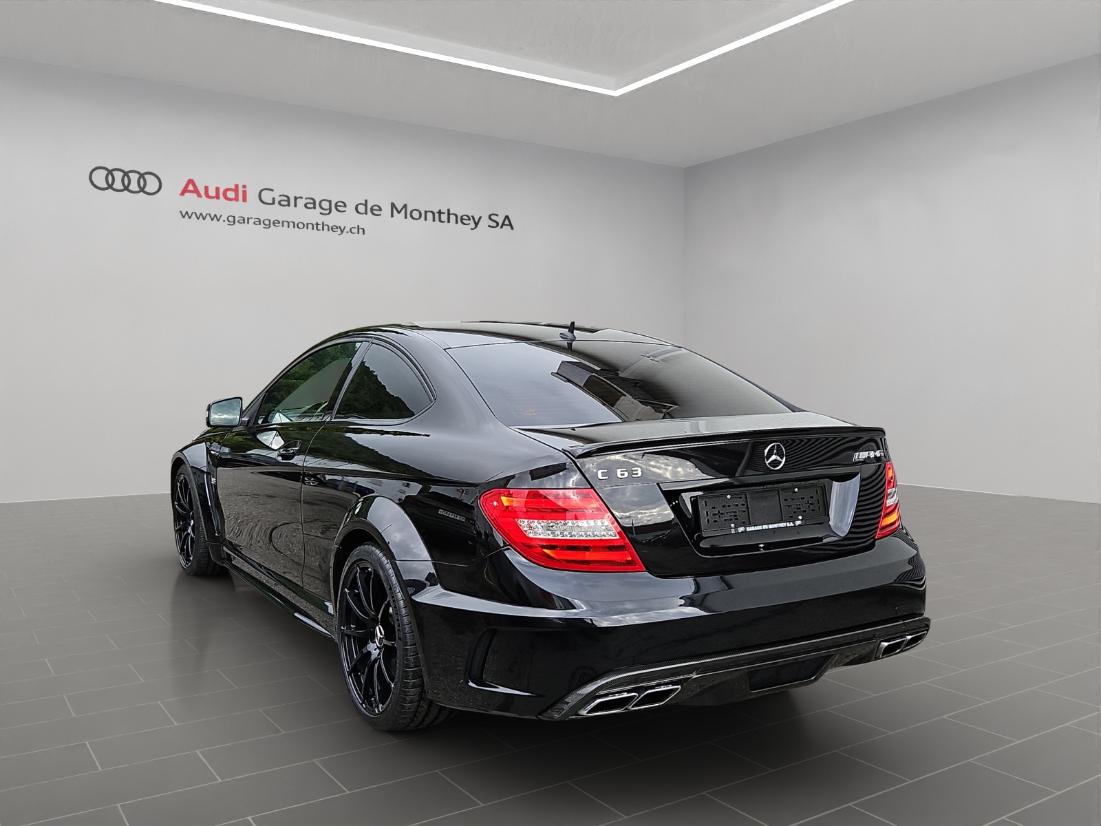 MERCEDES-BENZ C 63 Coupé AMG Black Series-image-5