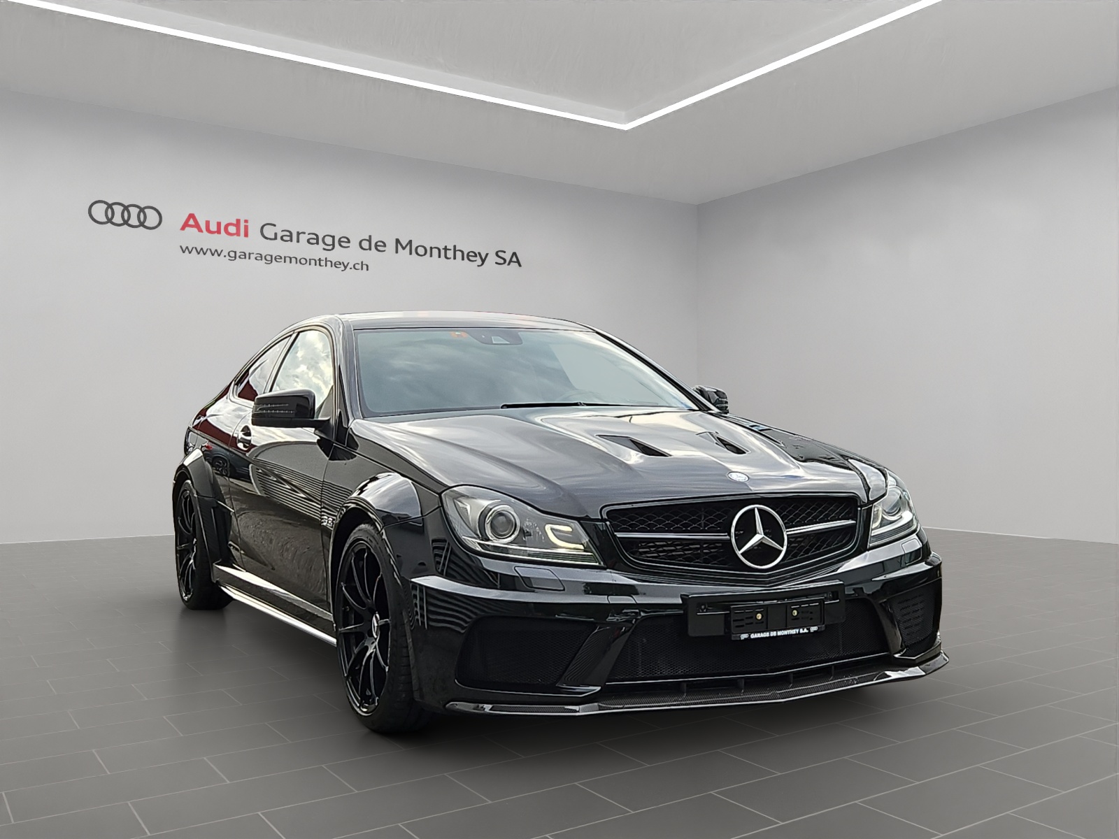 MERCEDES-BENZ C 63 Coupé AMG Black Series-image-2