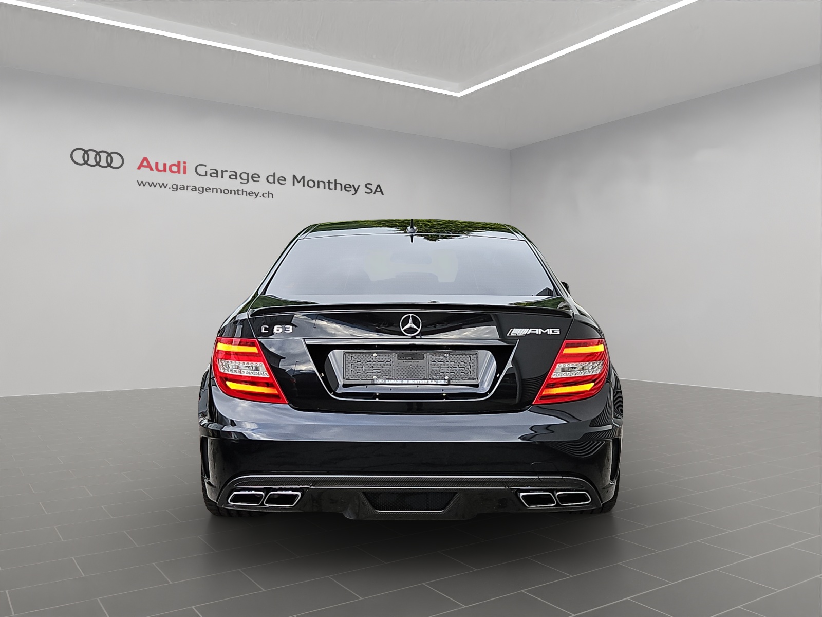 MERCEDES-BENZ C 63 Coupé AMG Black Series-image-4