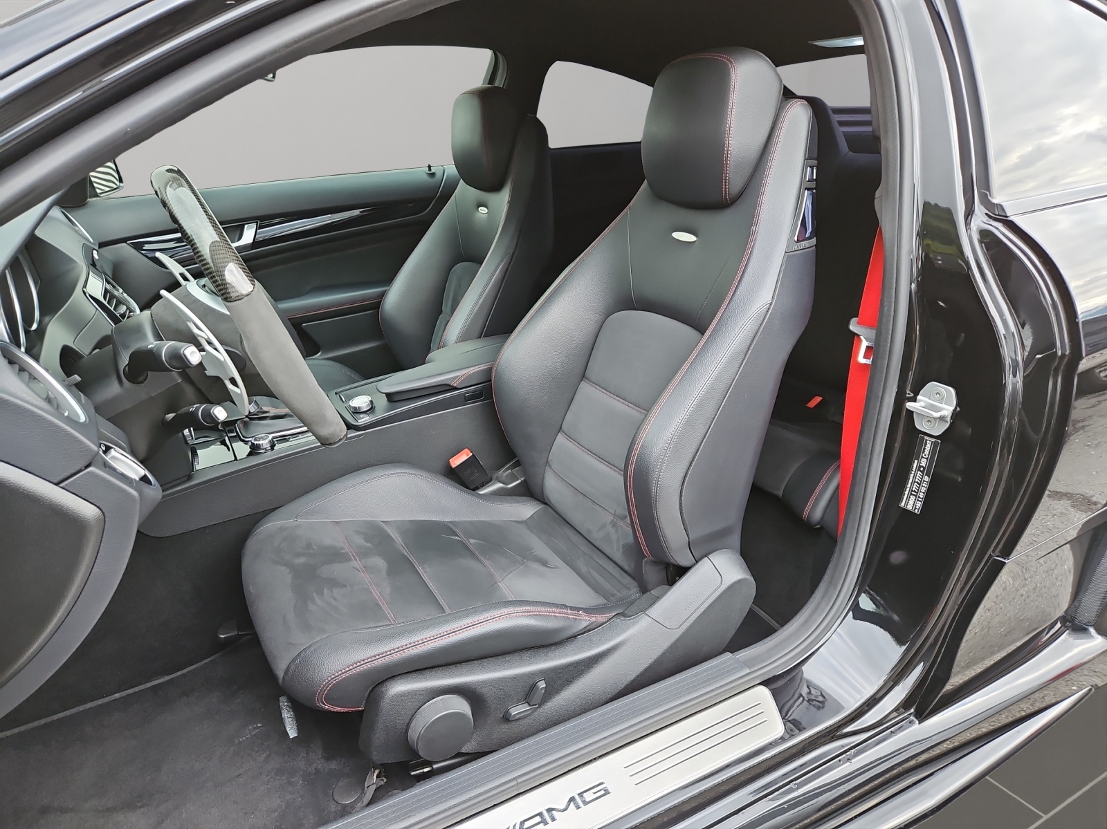 MERCEDES-BENZ C 63 Coupé AMG Black Series-image-10