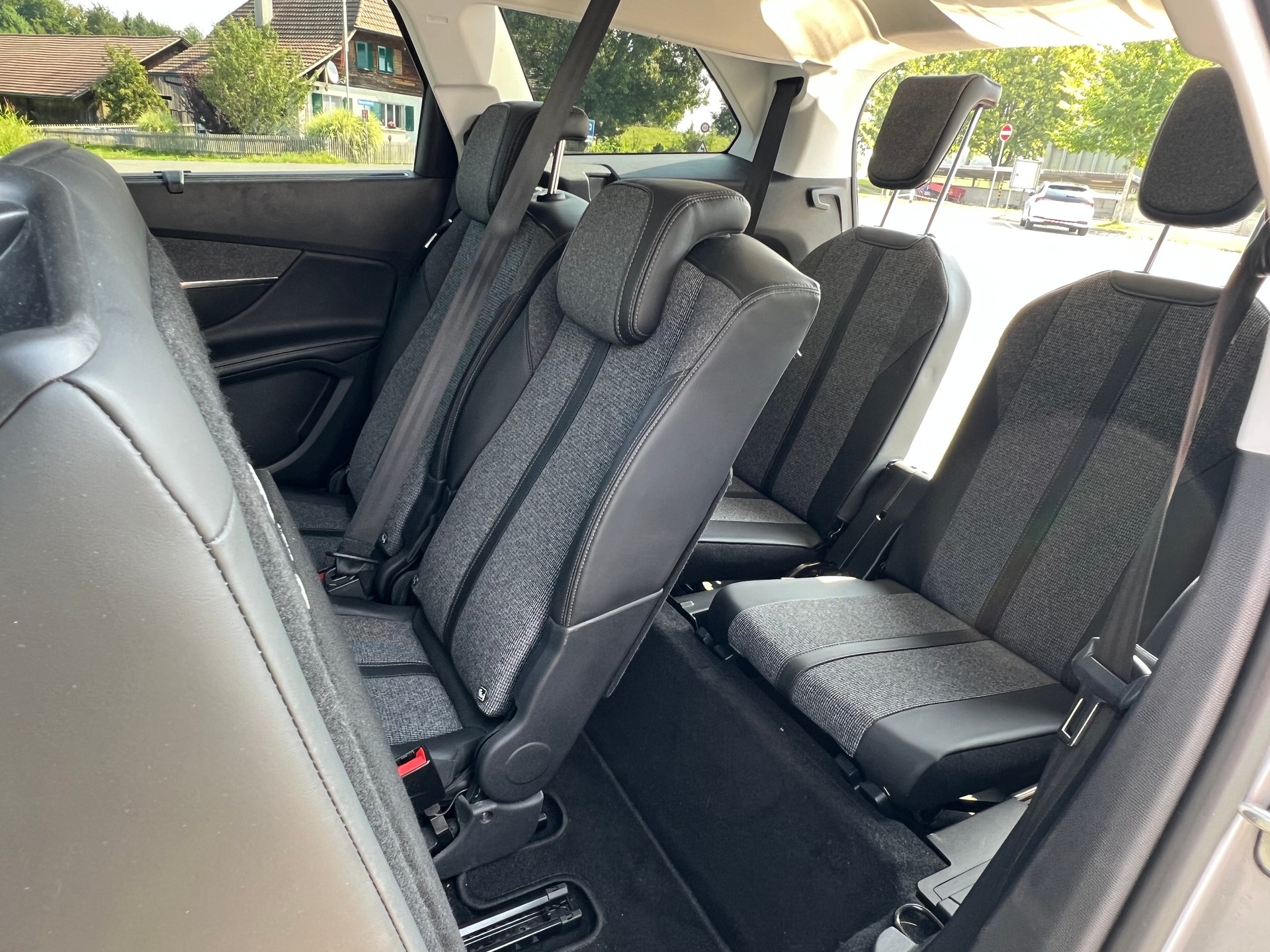 PEUGEOT 5008 1.6 BlueHDi Allure ETA-image-15