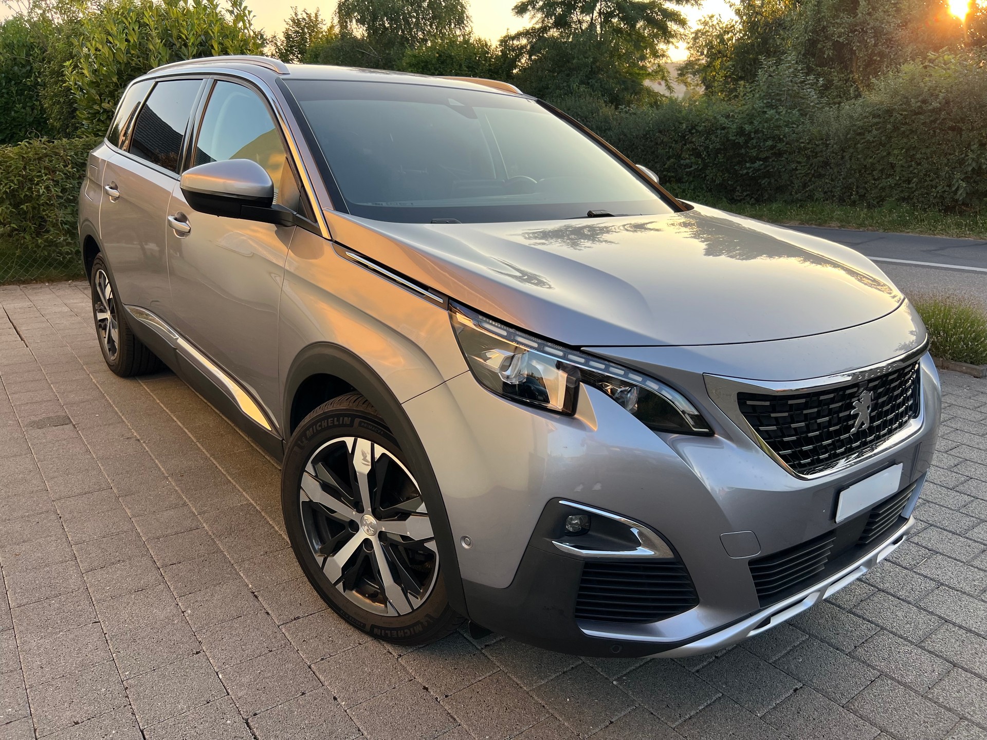PEUGEOT 5008 1.6 BlueHDi Allure ETA-image-2