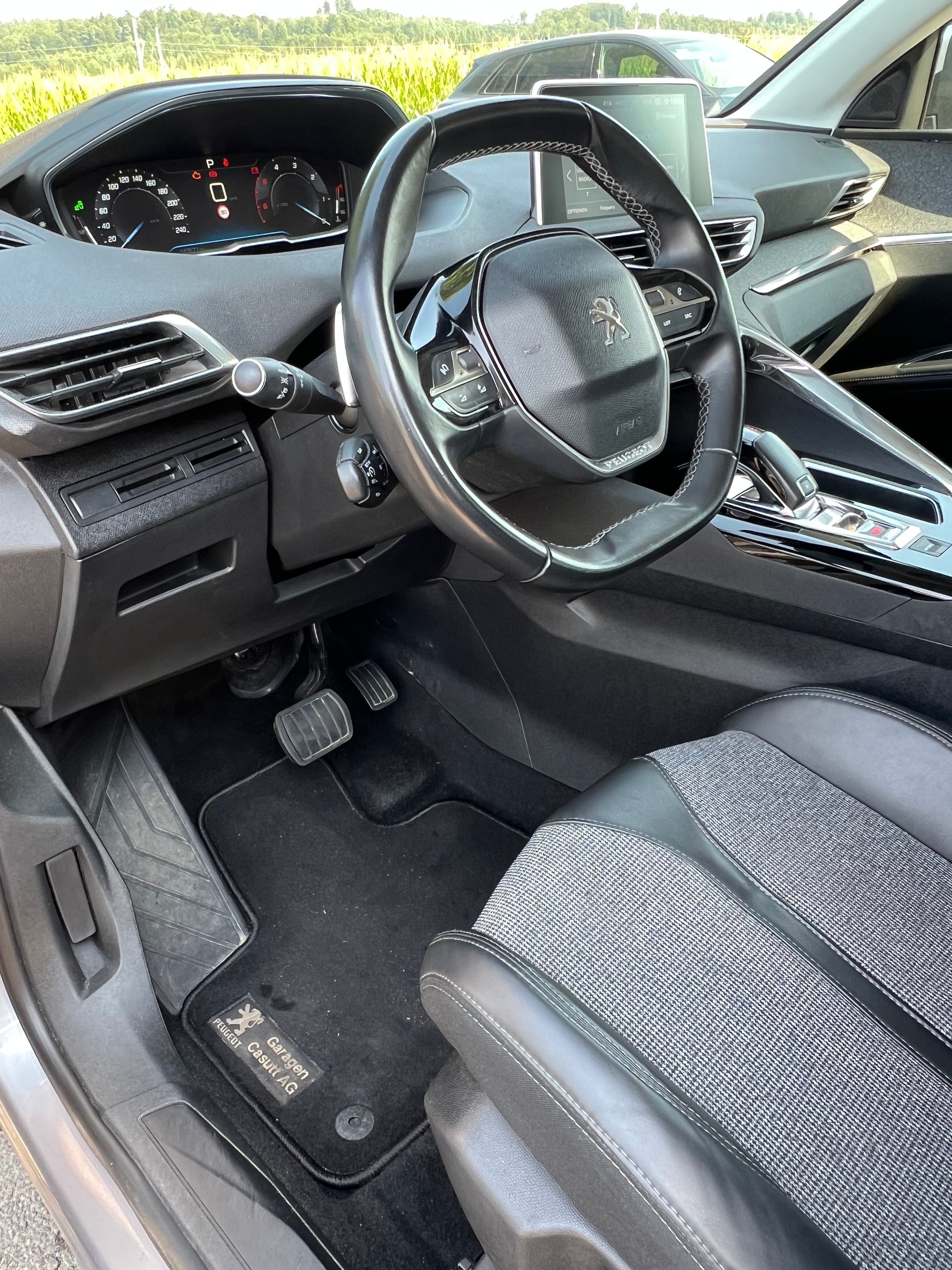PEUGEOT 5008 1.6 BlueHDi Allure ETA-image-9