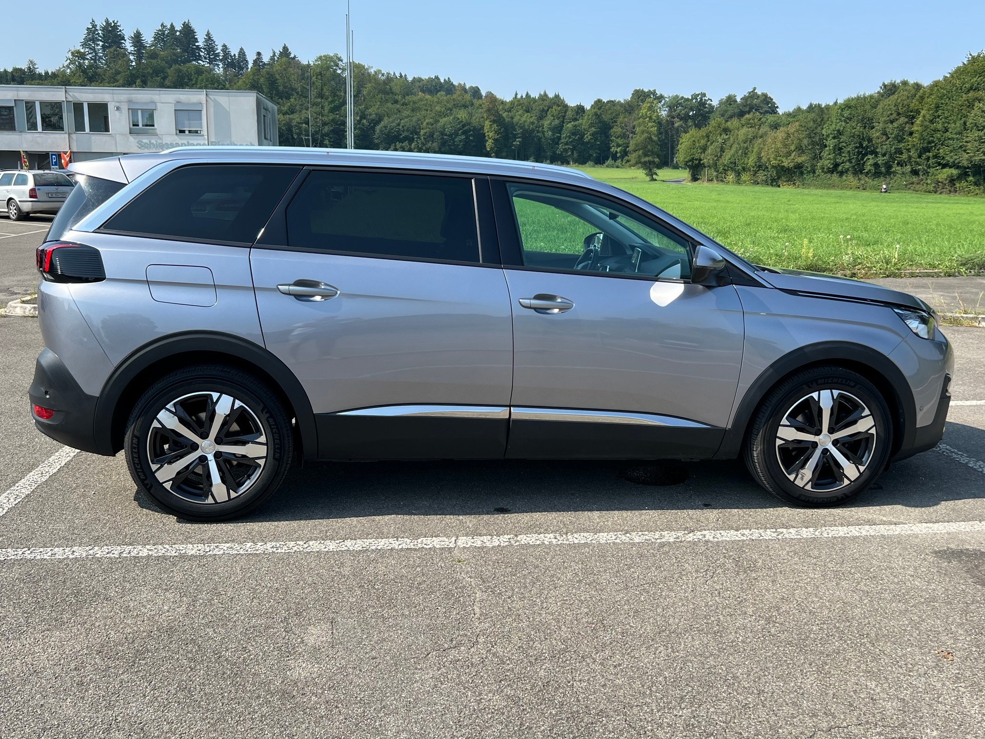 PEUGEOT 5008 1.6 BlueHDi Allure ETA-image-5