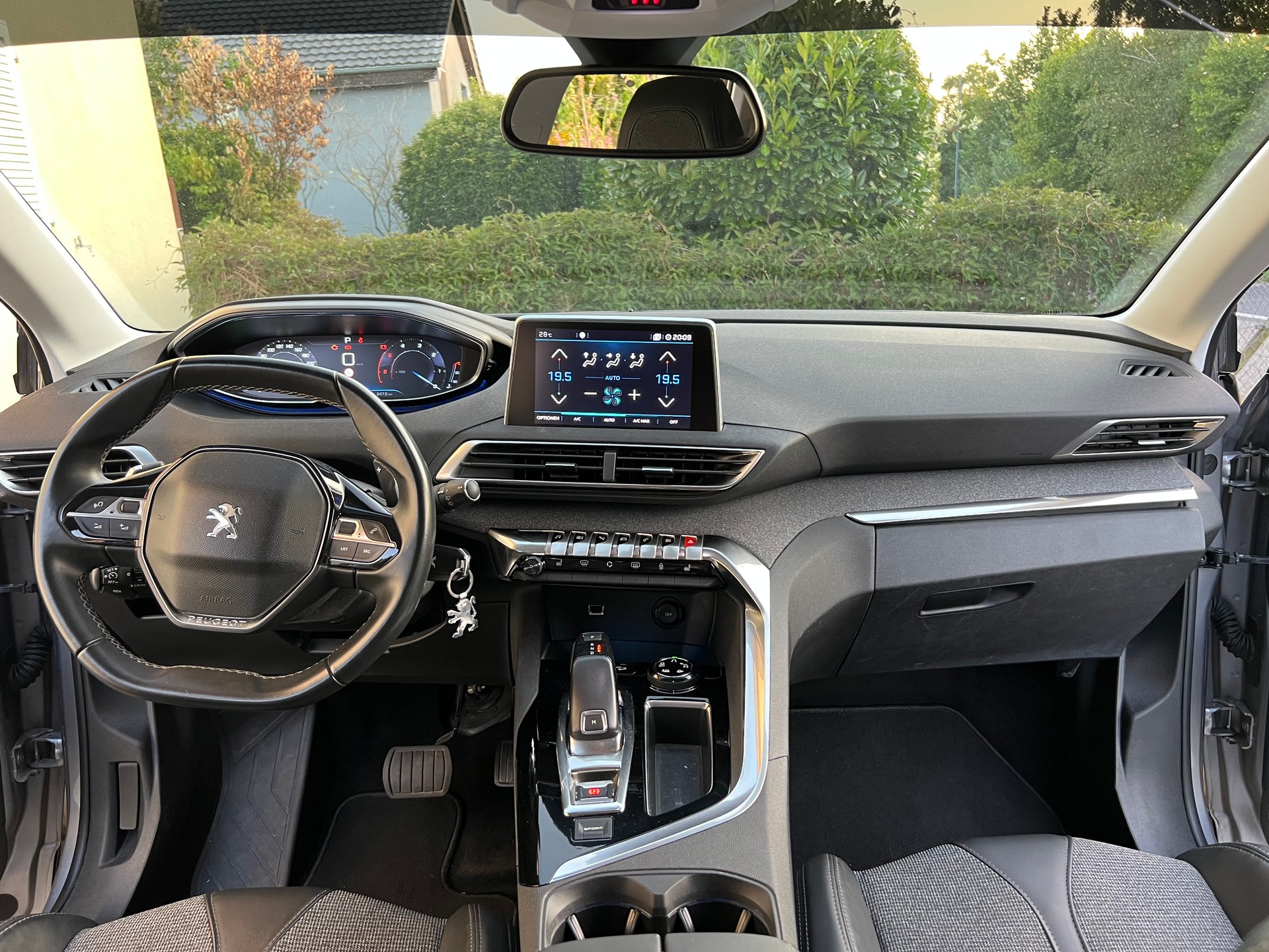 PEUGEOT 5008 1.6 BlueHDi Allure ETA-image-10