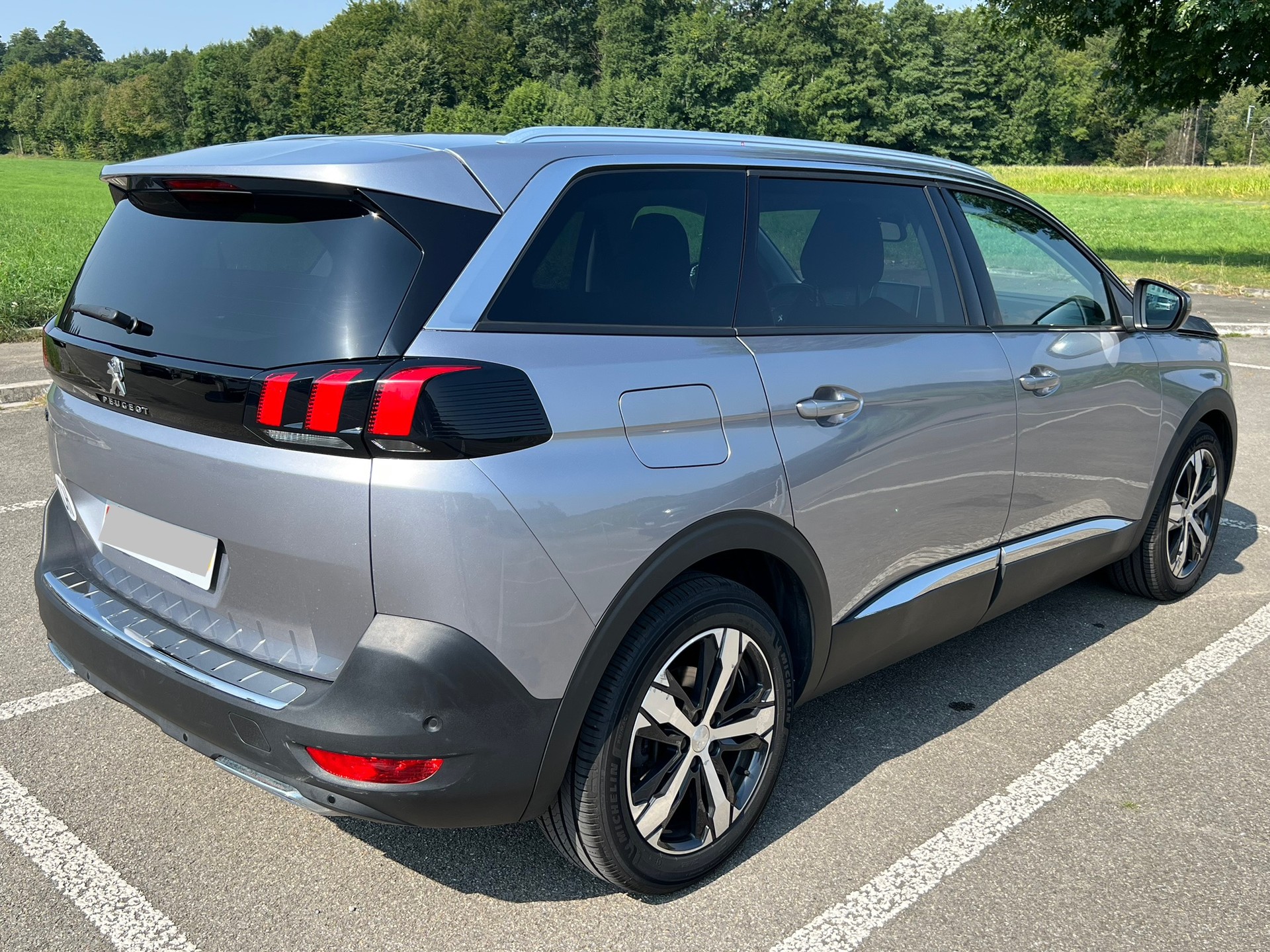 PEUGEOT 5008 1.6 BlueHDi Allure ETA-image-4
