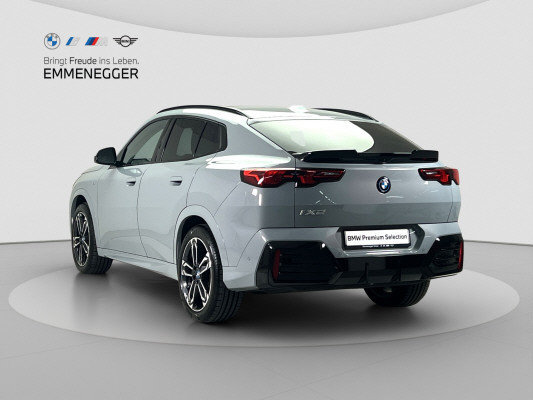 BMW iX2 xDrive 30 M Sport Pro-image-2