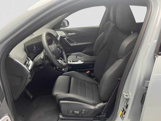 BMW iX2 xDrive 30 M Sport Pro-image-8