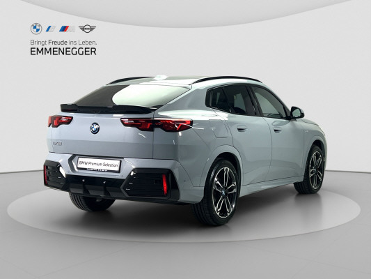 BMW iX2 xDrive 30 M Sport Pro-image-4
