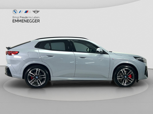 BMW iX2 xDrive 30 M Sport Pro-image-5