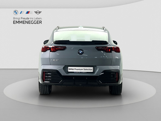 BMW iX2 xDrive 30 M Sport Pro-image-3