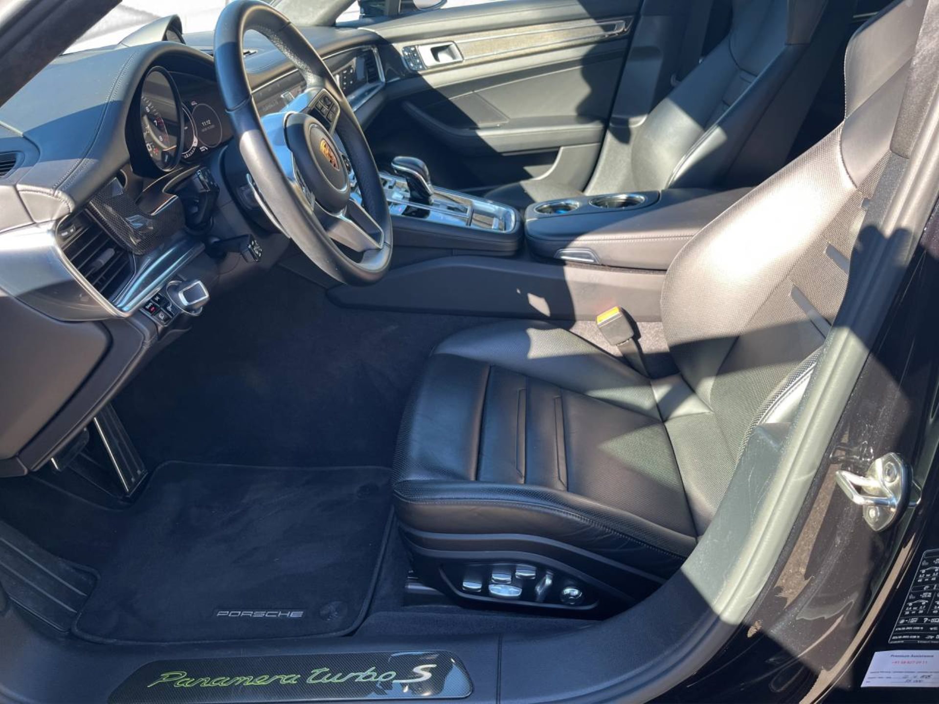 PORSCHE Panamera Turbo S E-Hybrid Sport Turismo-showroom-element-3