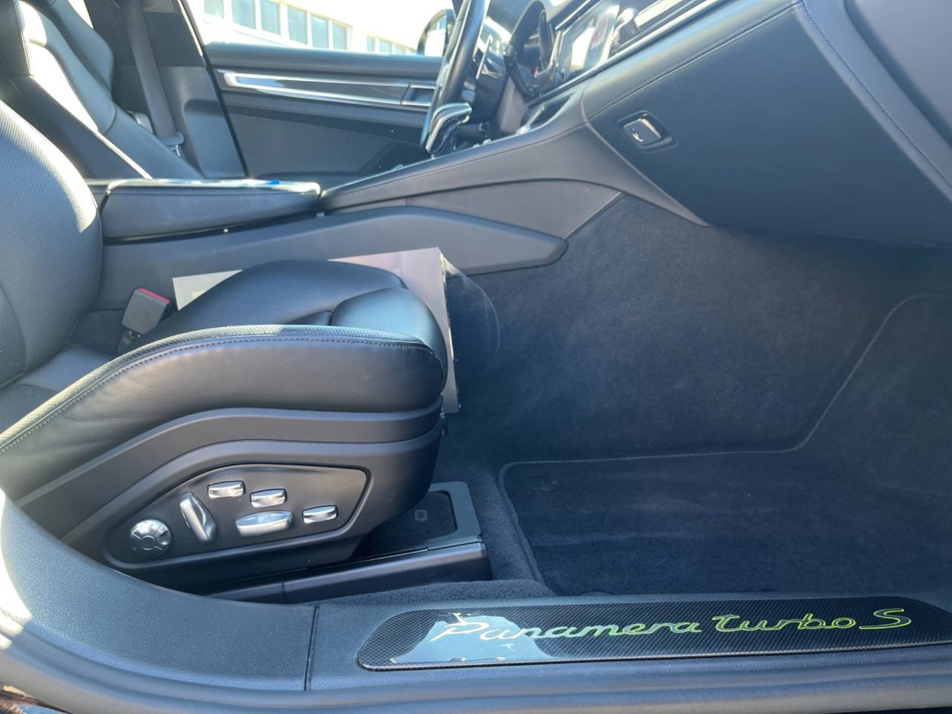 PORSCHE Panamera Turbo S E-Hybrid Sport Turismo-image-17