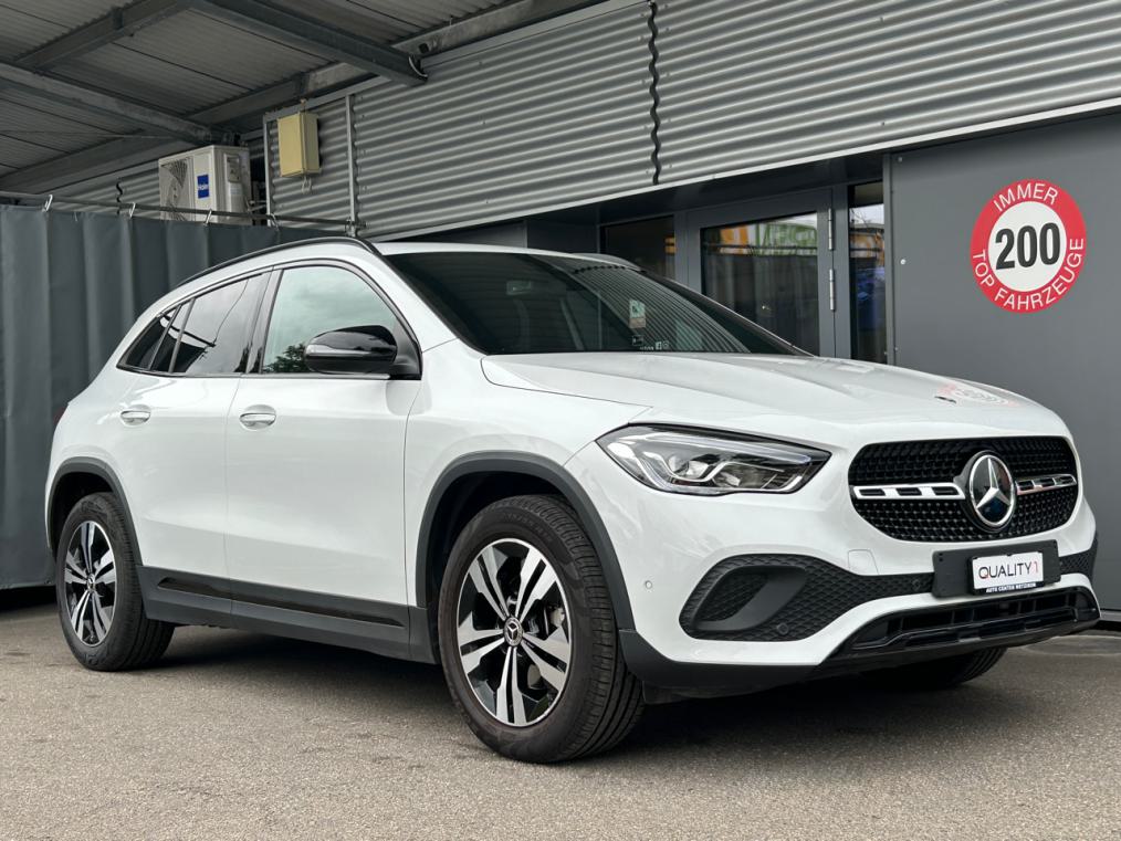 MERCEDES-BENZ GLA 200 4Matic Progressive 8G-DCT-image-1