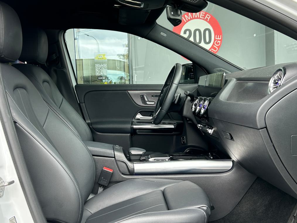 MERCEDES-BENZ GLA 200 4Matic Progressive 8G-DCT-image-8