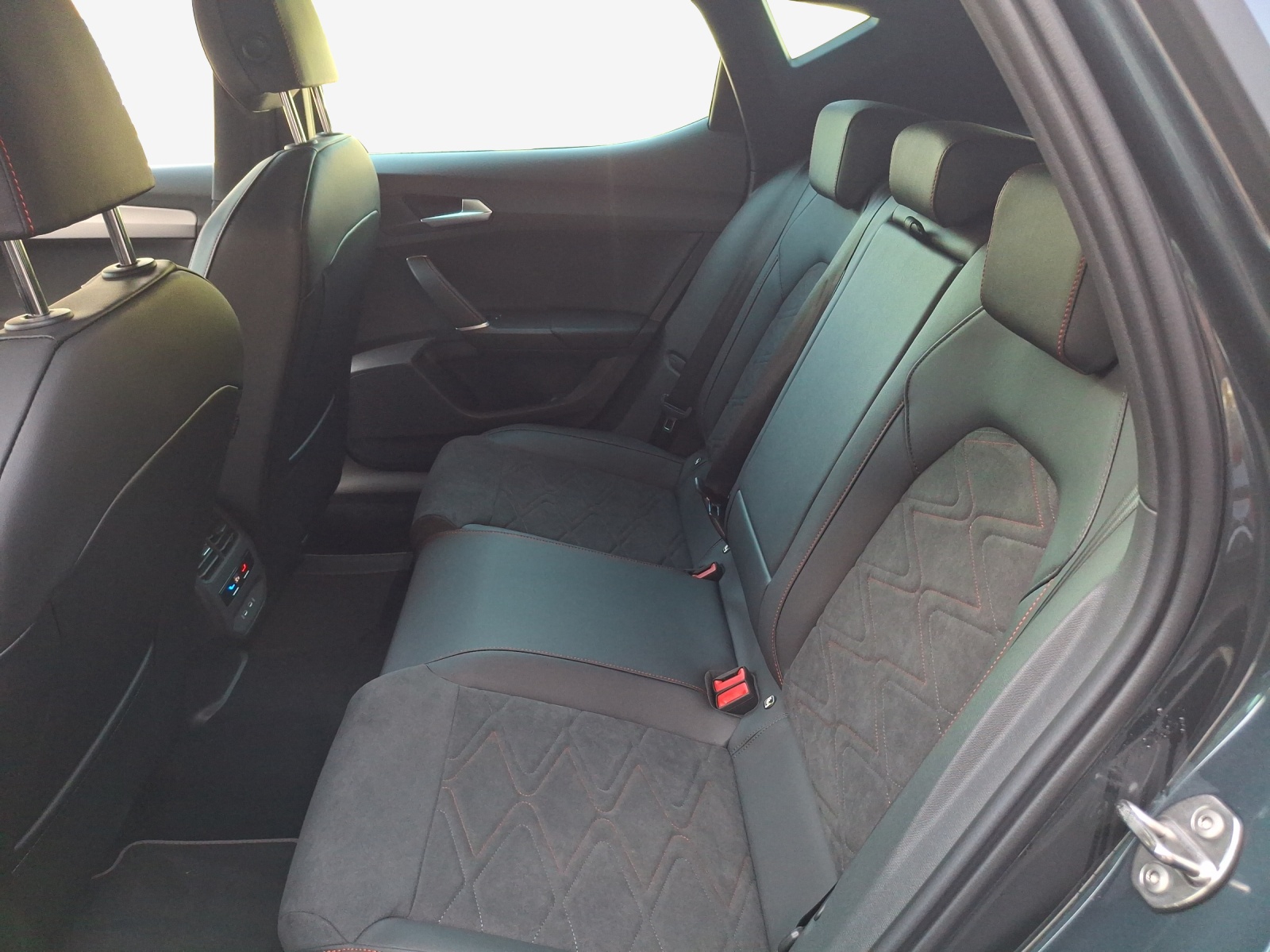 SEAT Leon 1.5 eHybrid pHEV DSG Move FR-image-11