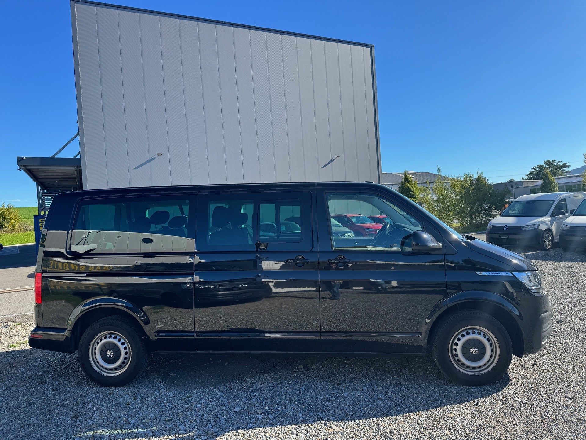 VW T6.1 2.0 TDI 4Motion DSG-image-2