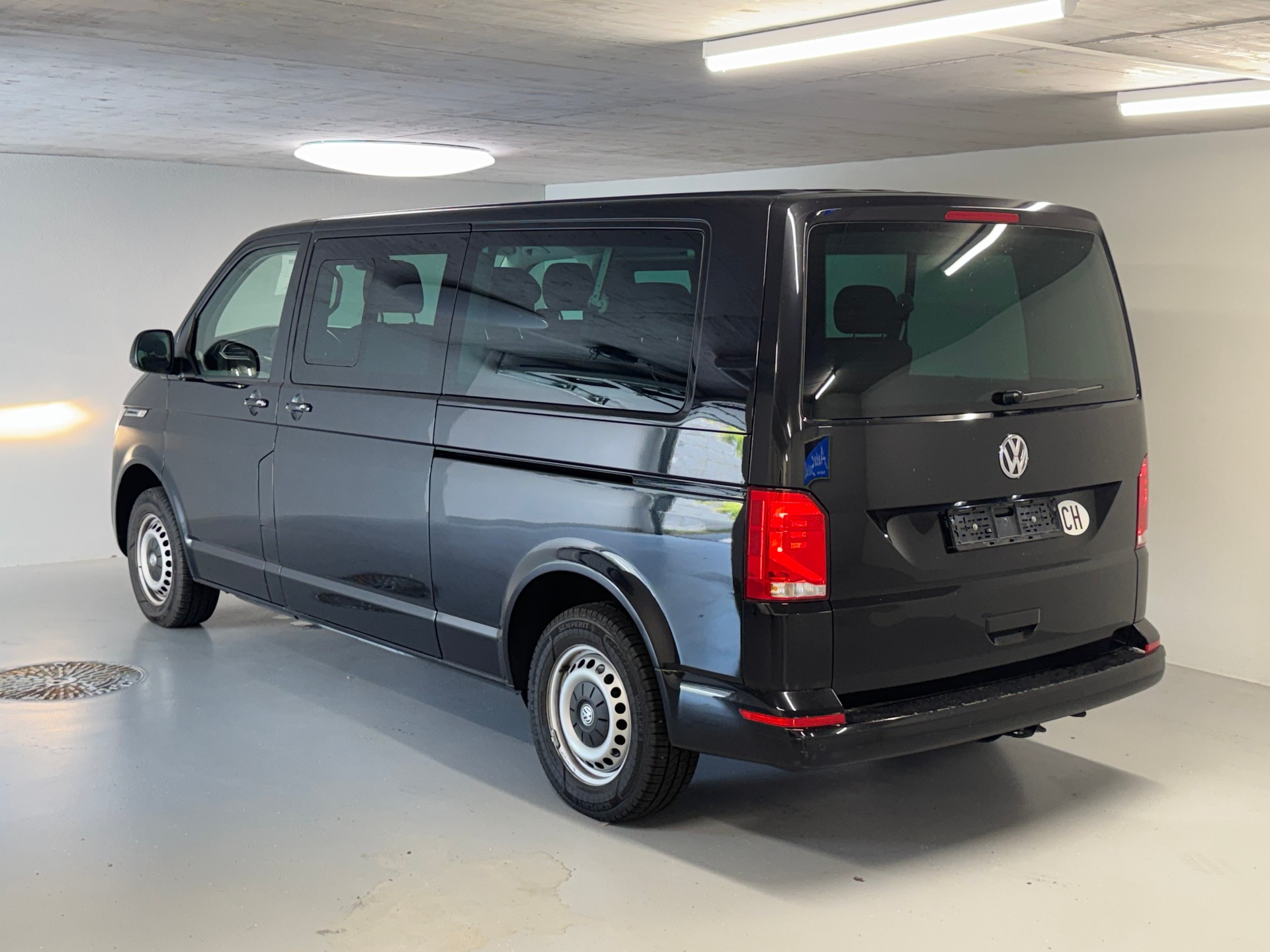 VW T6.1 2.0 TDI 4Motion DSG-image-3