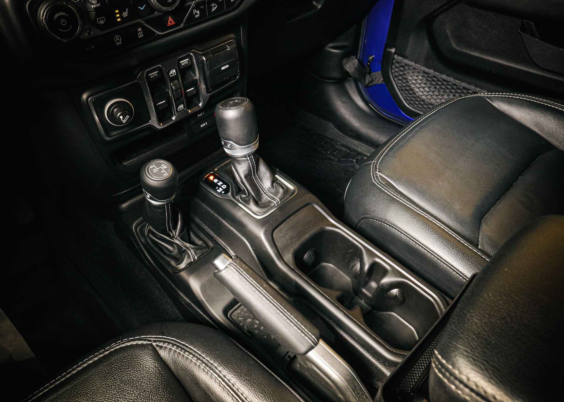 JEEP Wrangler 2.0 Unlimited SAHARA 4x4 A/T-image-16
