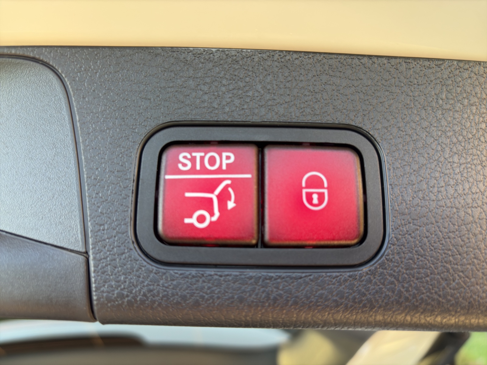 MERCEDES-BENZ GLB 220 4Matic 8G-Tronic-image-6