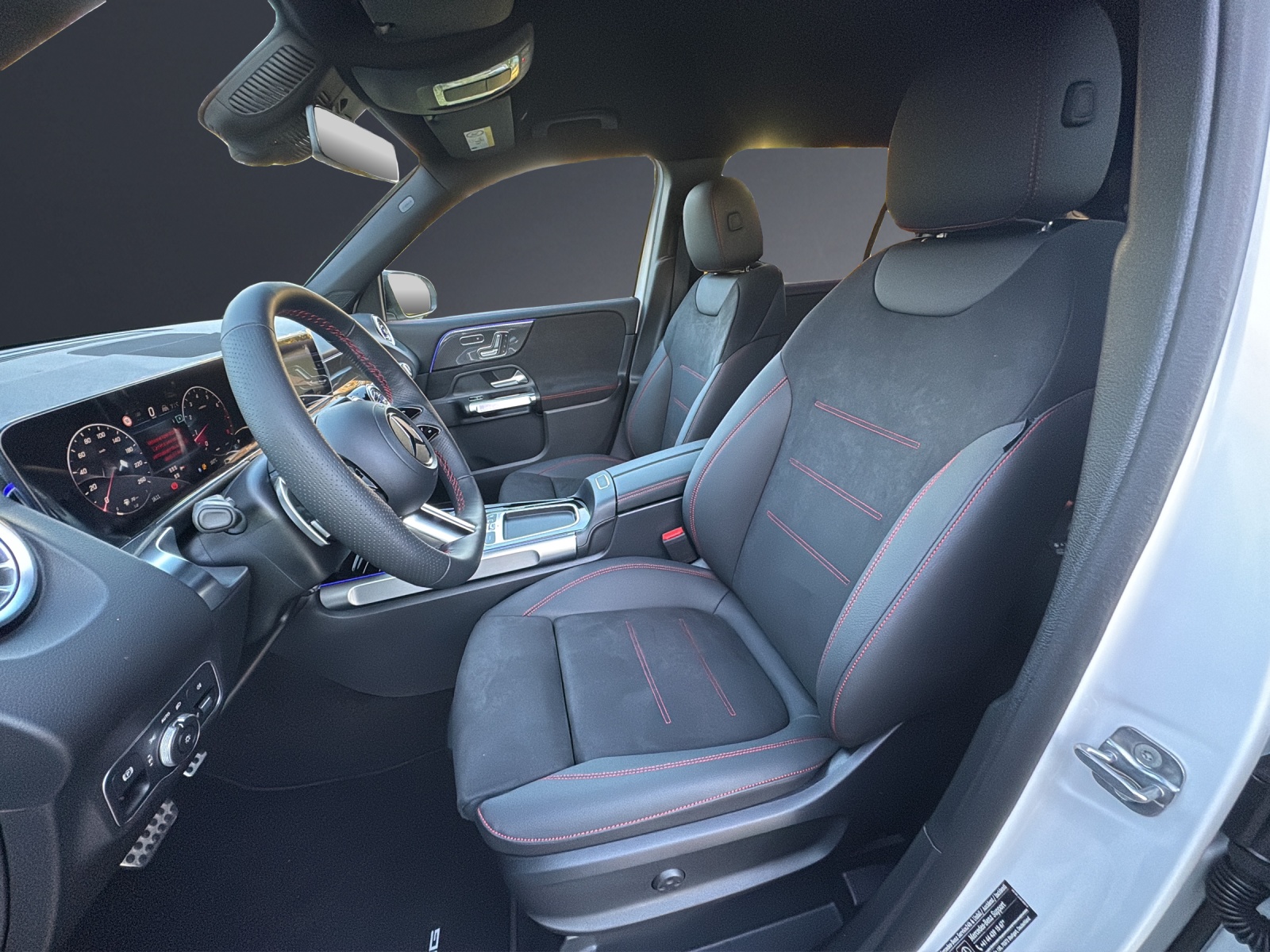 MERCEDES-BENZ GLB 220 4Matic 8G-Tronic-image-12
