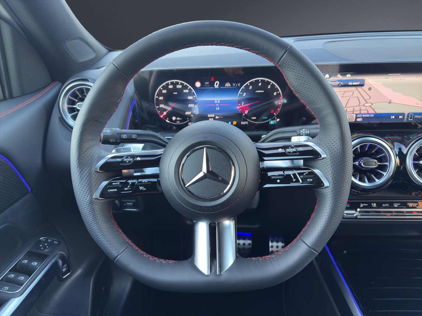 MERCEDES-BENZ GLB 220 4Matic 8G-Tronic-image-15