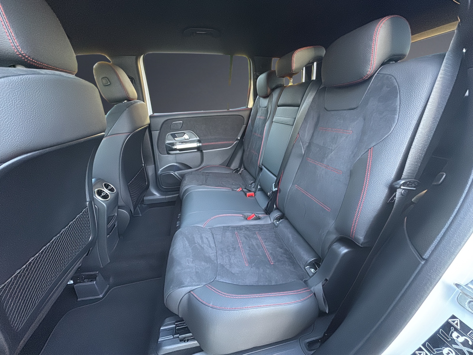 MERCEDES-BENZ GLB 220 4Matic 8G-Tronic-image-16
