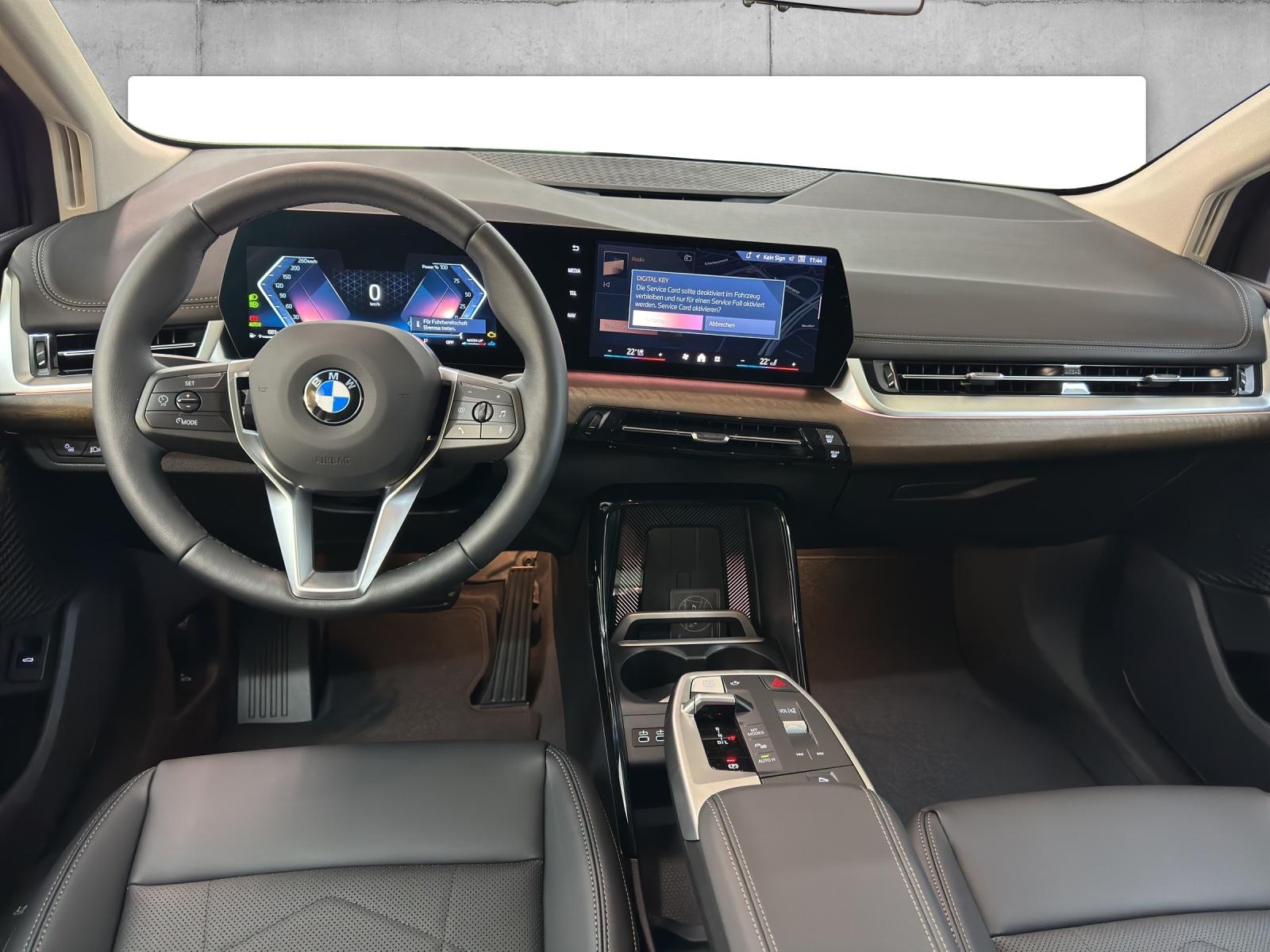 BMW 218d Active Tourer-image-16
