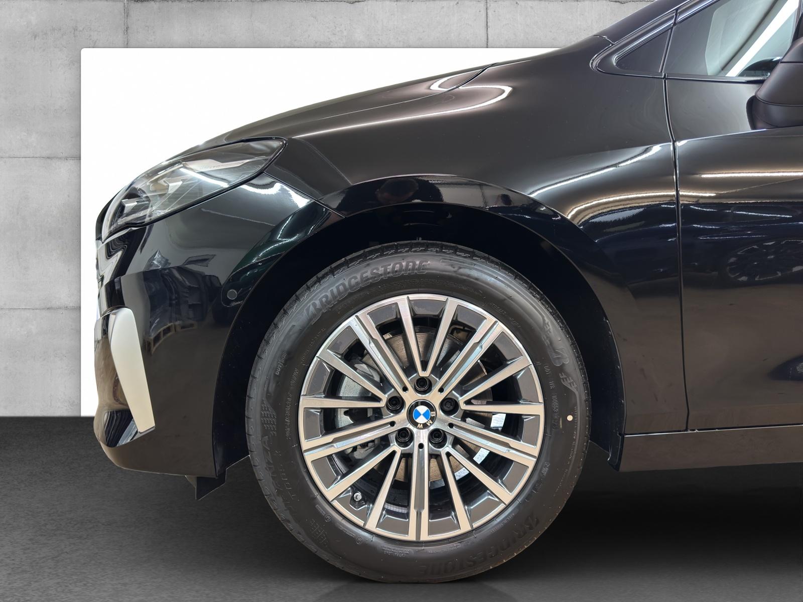 BMW 218d Active Tourer-image-8