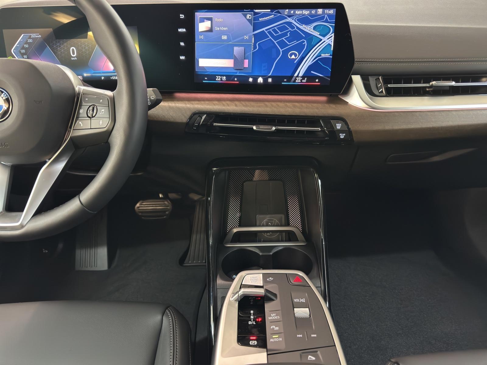 BMW 218d Active Tourer-image-19