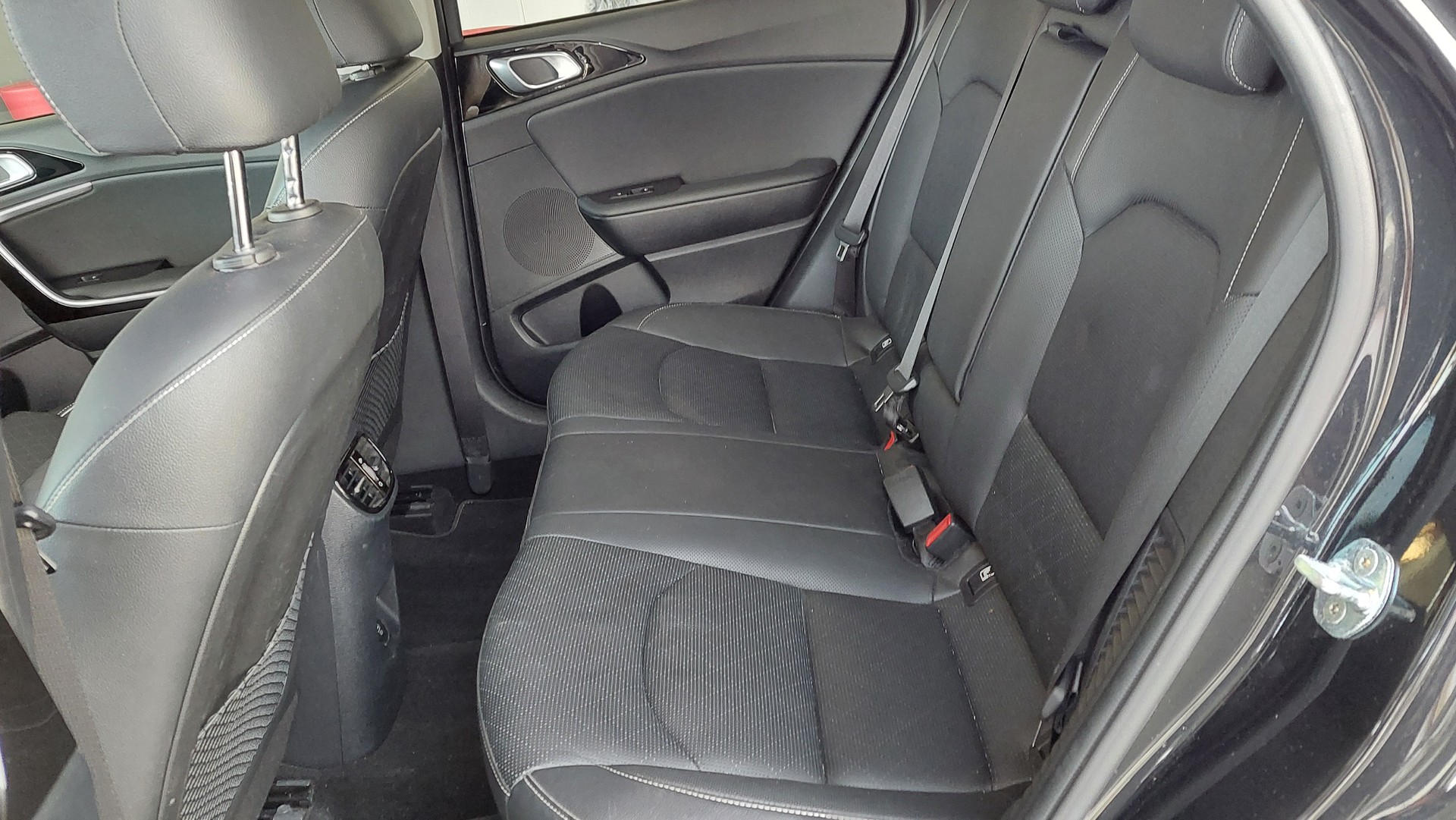 KIA Xceed 1.6 GDi Plug-in Hybrid Style DCT-image-6