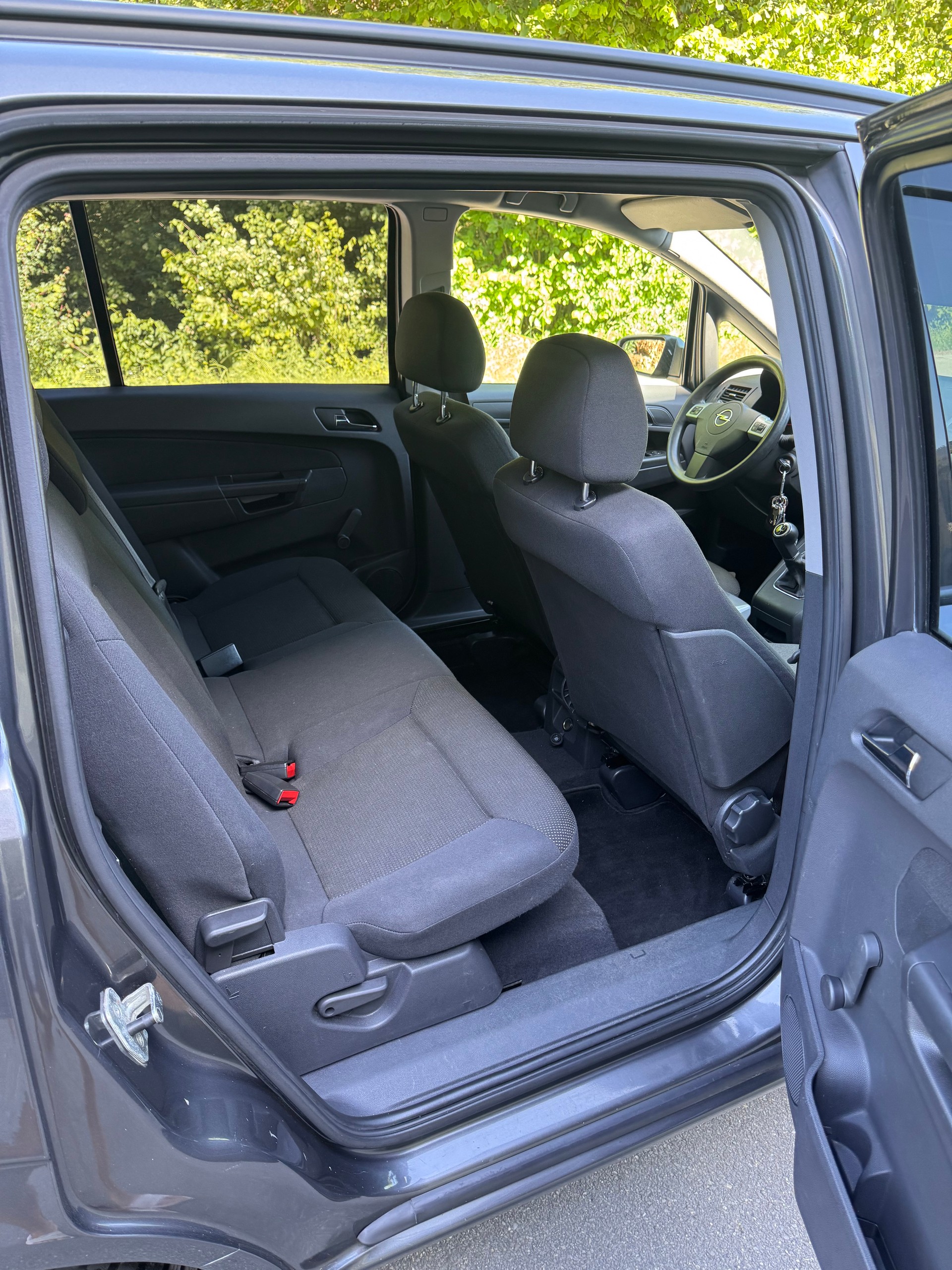 OPEL Zafira 1.8i 16V Holiday-image-9