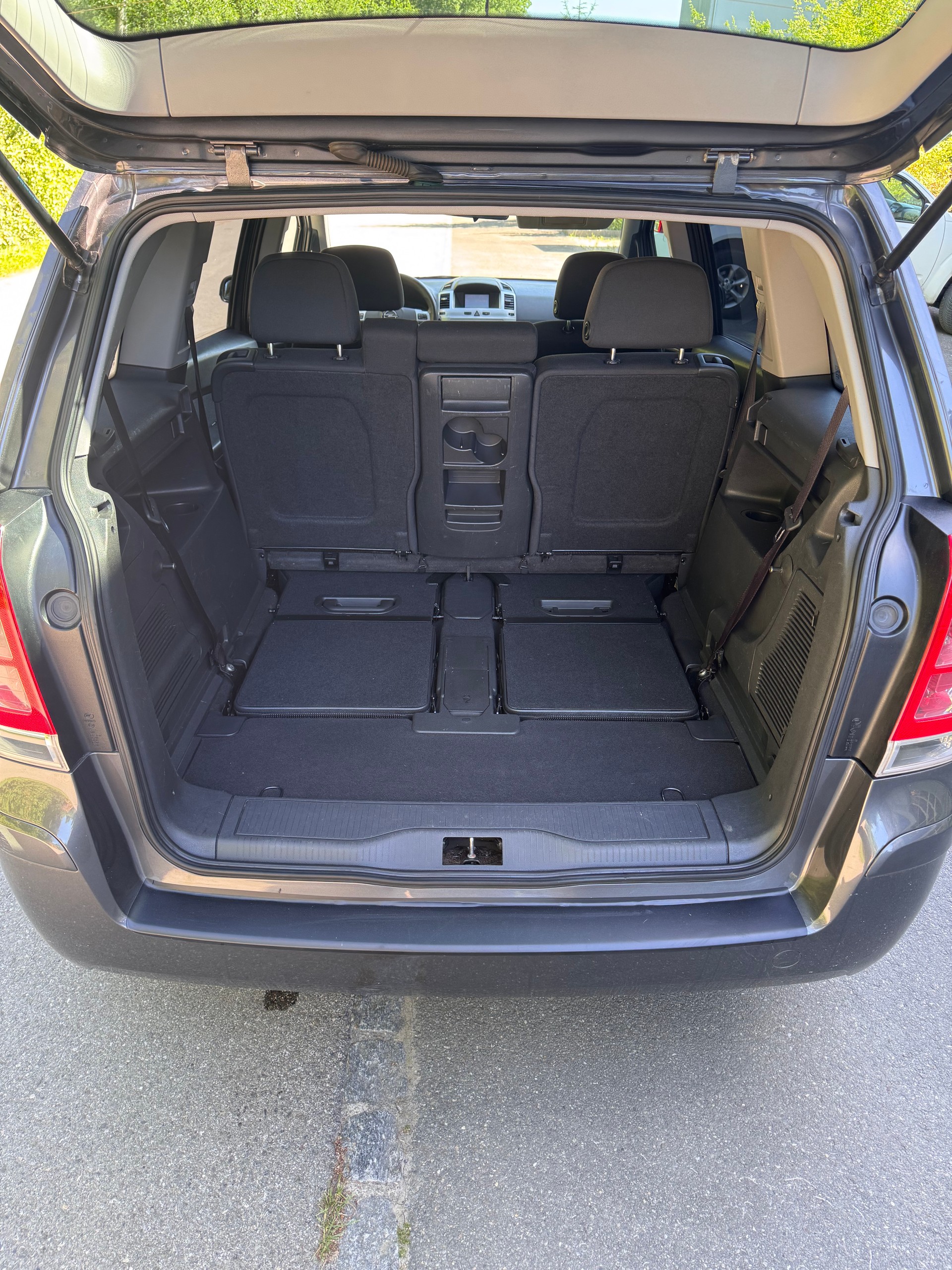 OPEL Zafira 1.8i 16V Holiday-image-13