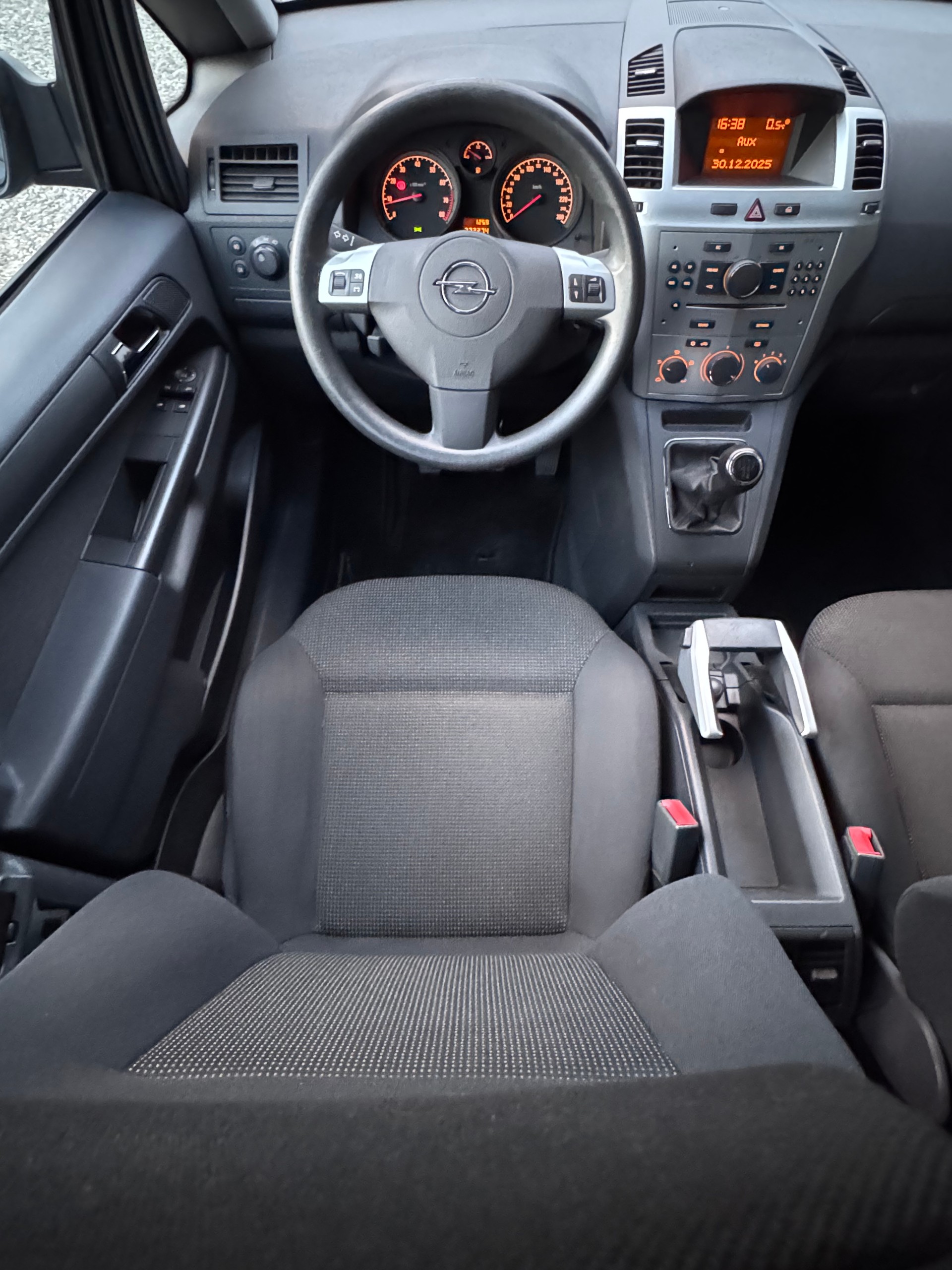 OPEL Zafira 1.8i 16V Holiday-image-7