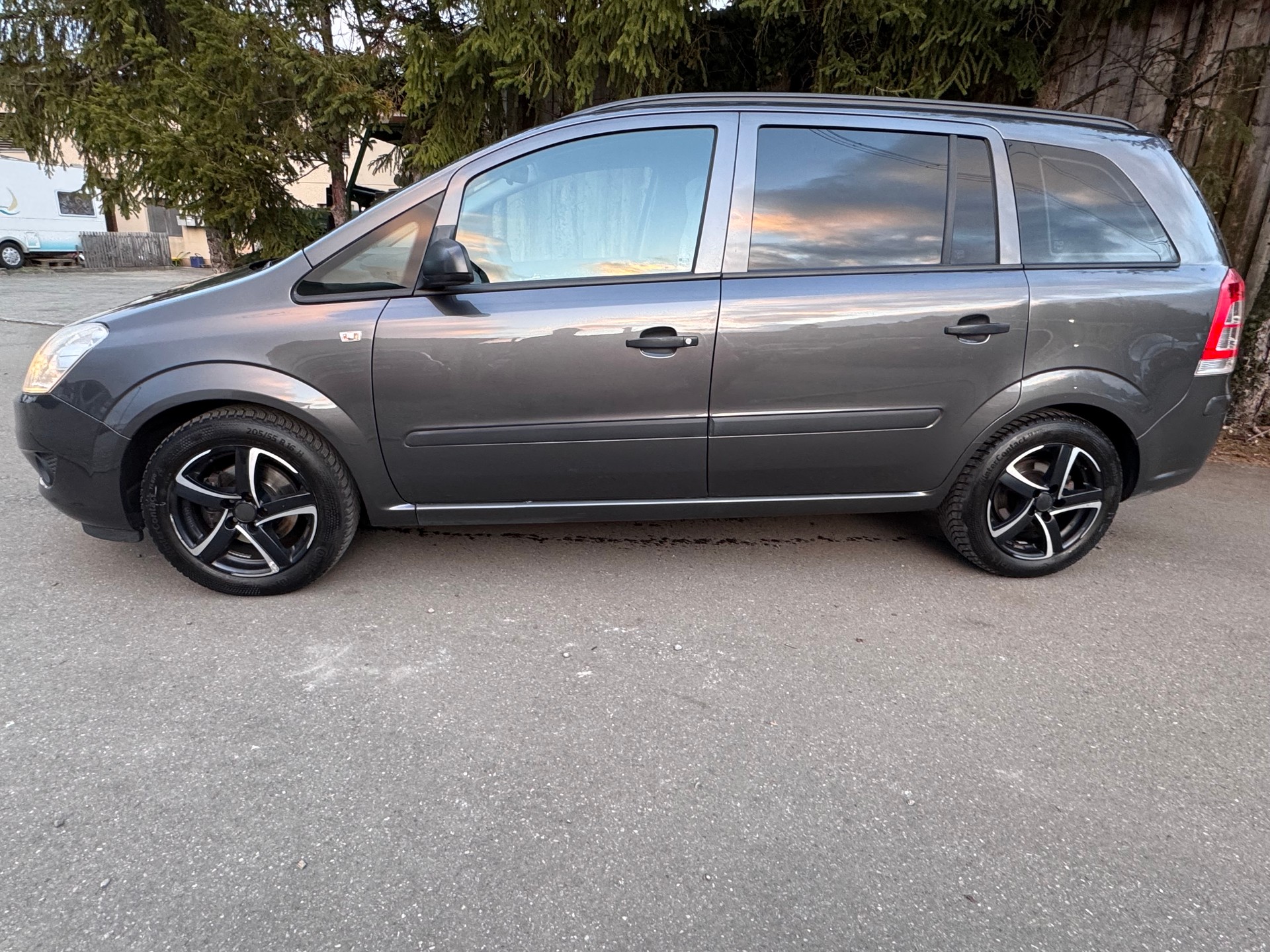 OPEL Zafira 1.8i 16V Holiday-image-3